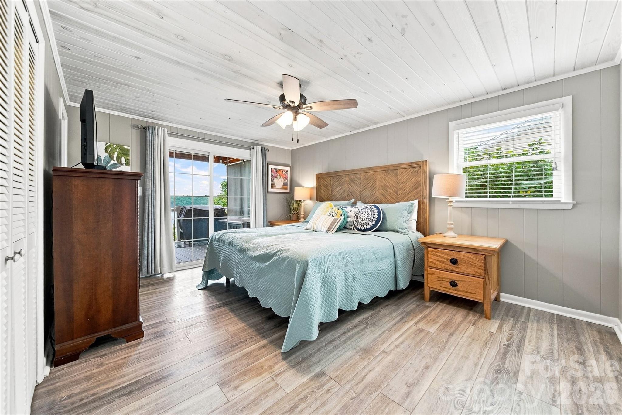 220 Lakeshore Lane — Taylorsville