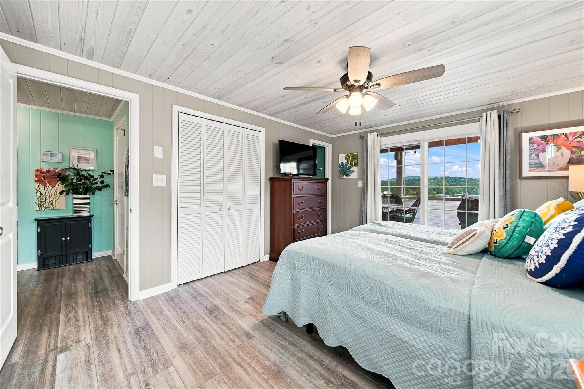 220 Lakeshore Lane — Taylorsville