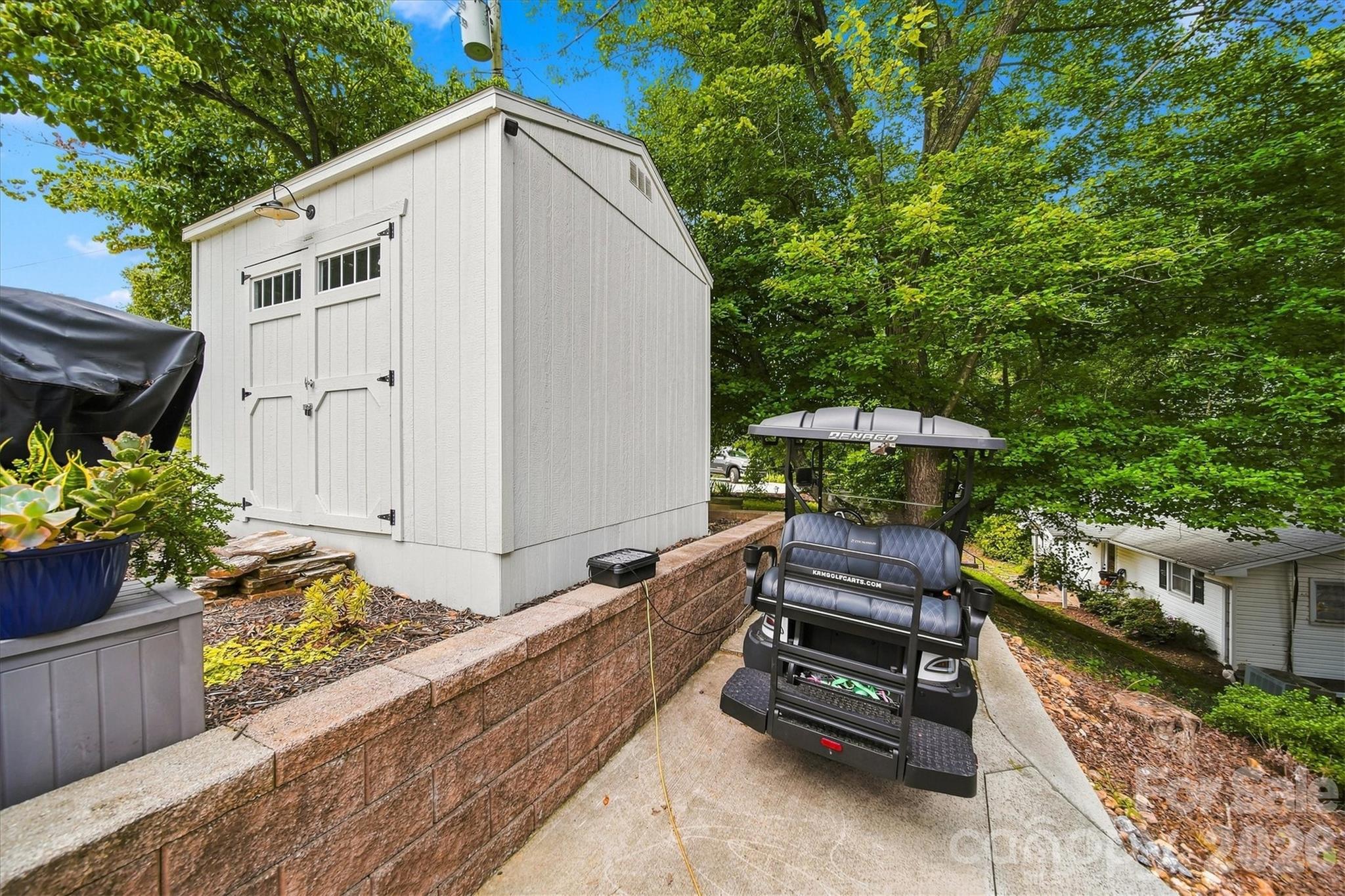 220 Lakeshore Lane — Taylorsville