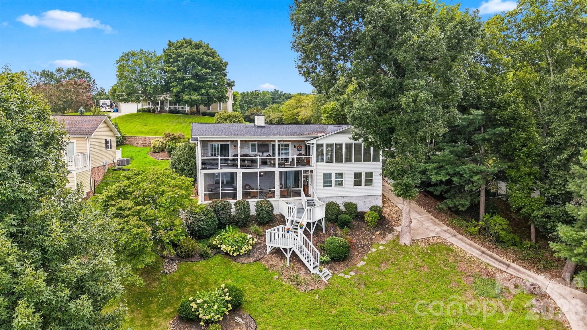 220 Lakeshore Lane — Taylorsville