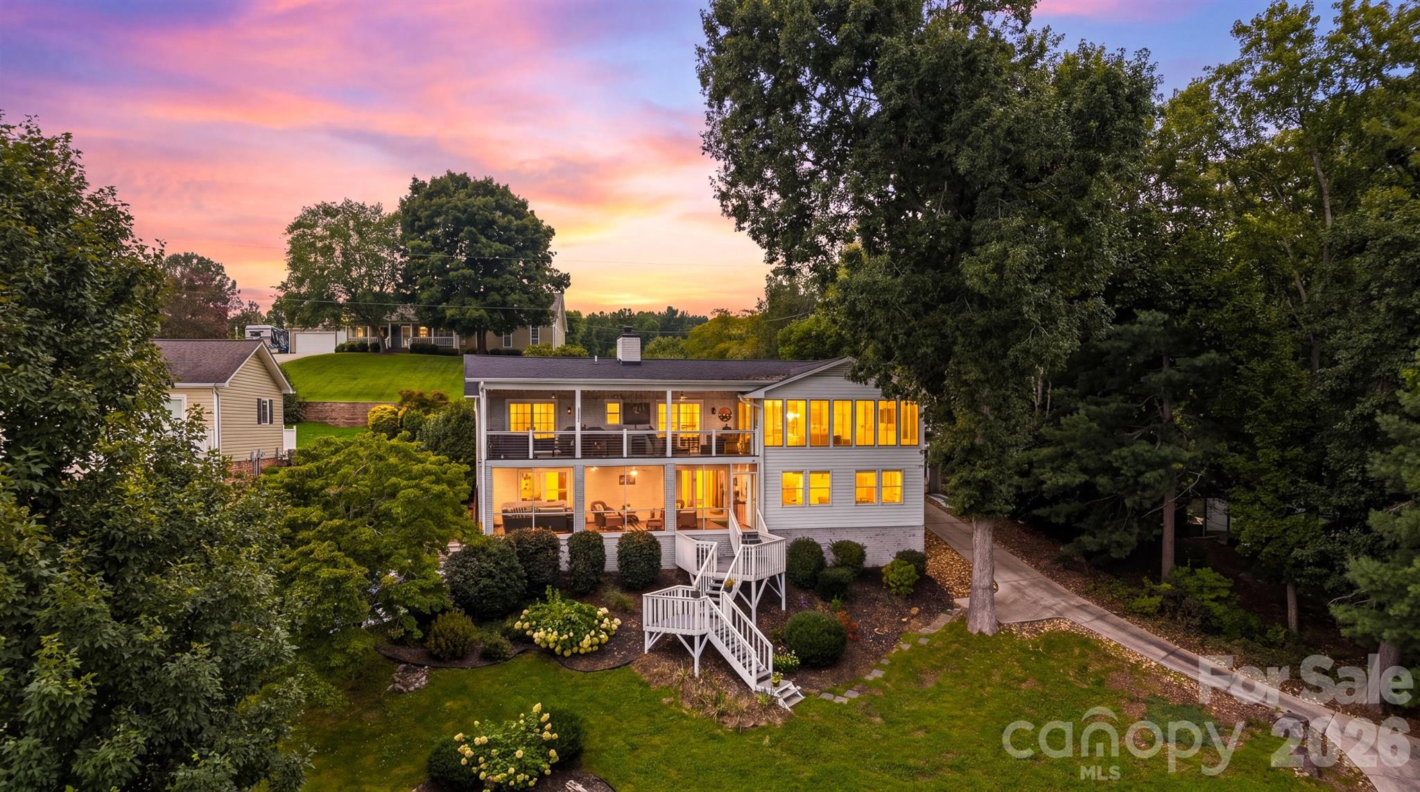 220 Lakeshore Lane — Taylorsville
