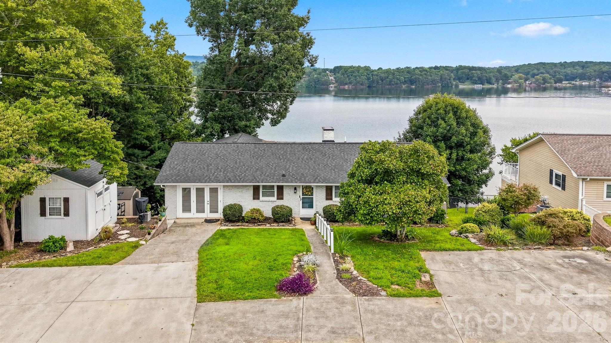 220 Lakeshore Lane — Taylorsville