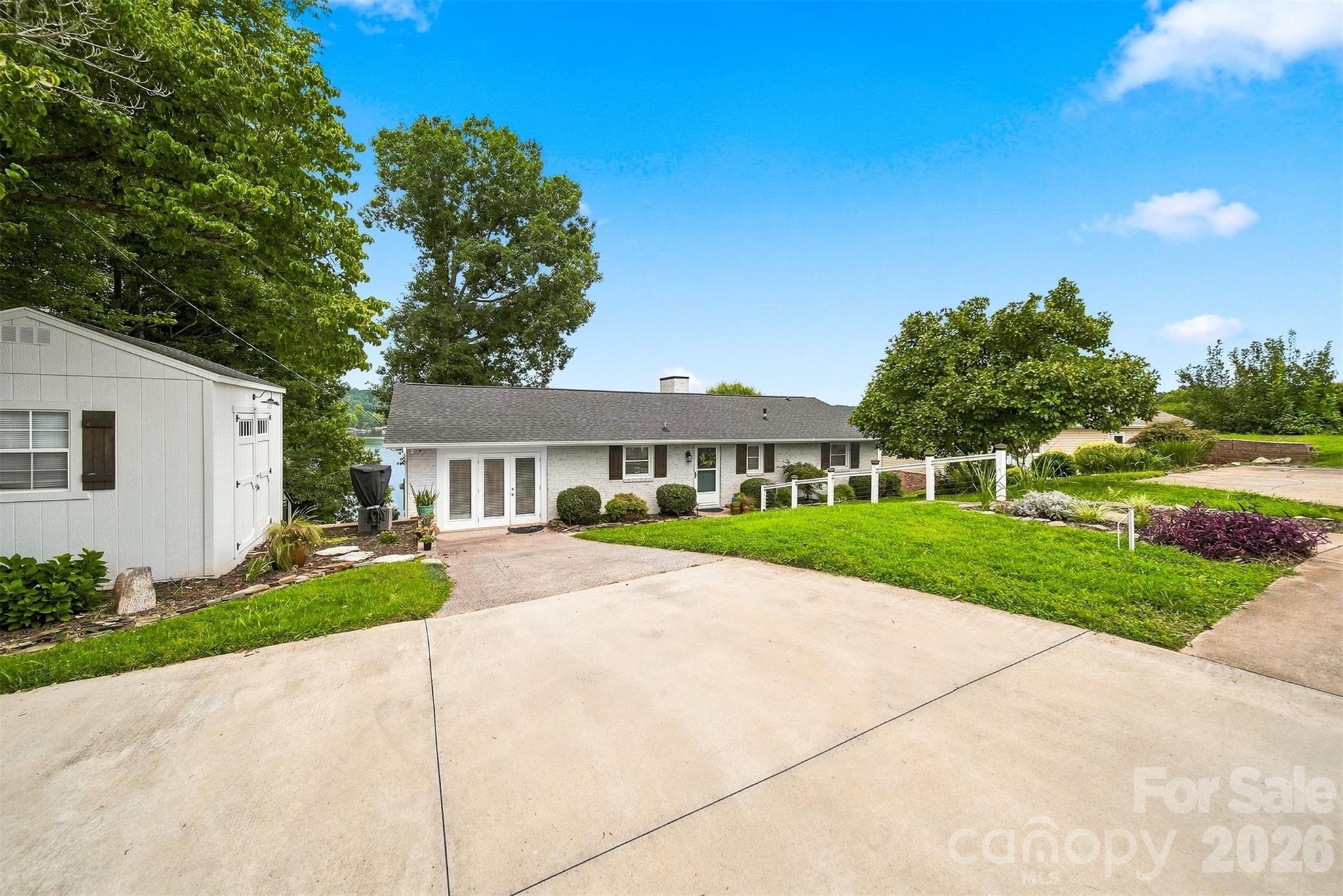 220 Lakeshore Lane — Taylorsville