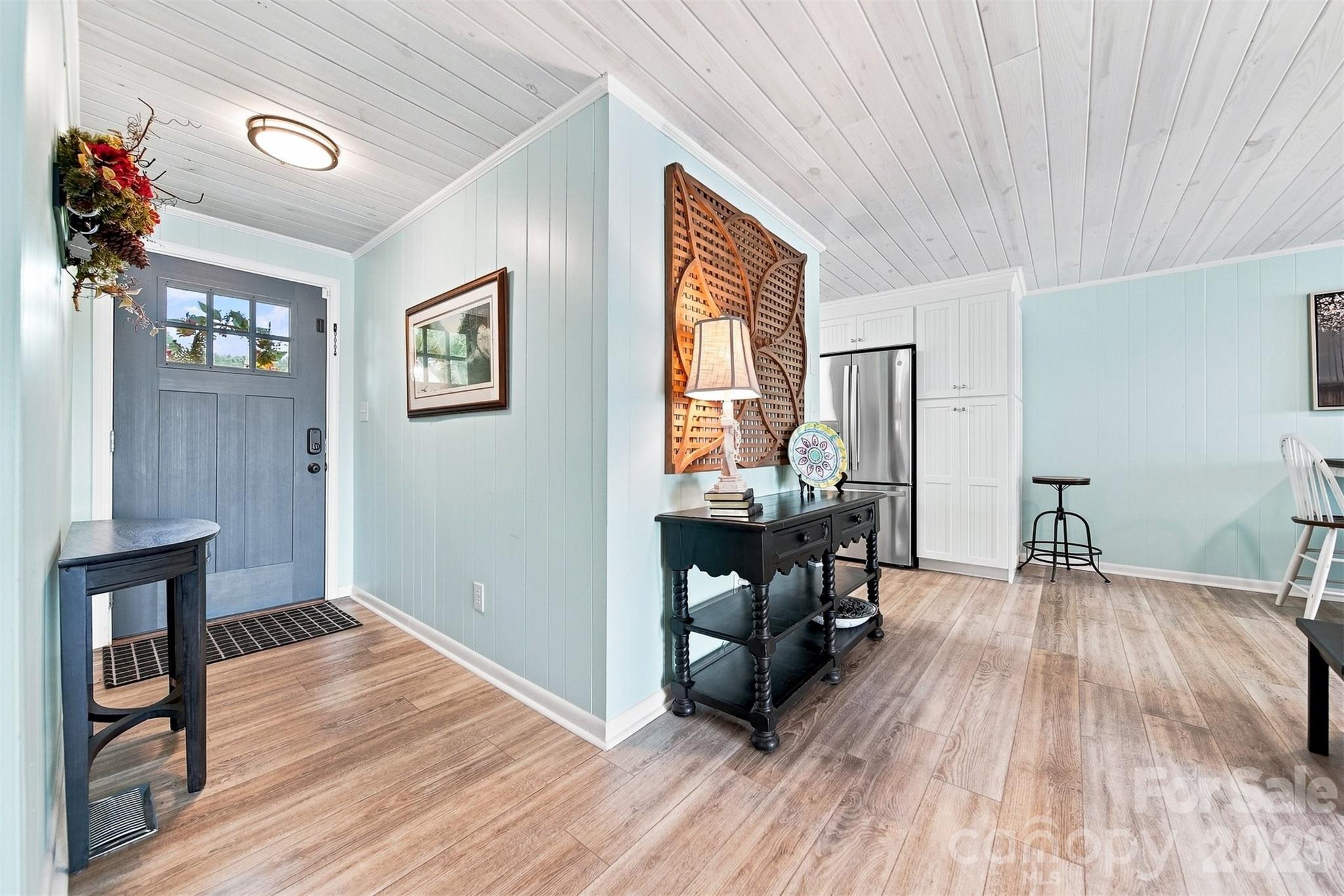 220 Lakeshore Lane — Taylorsville