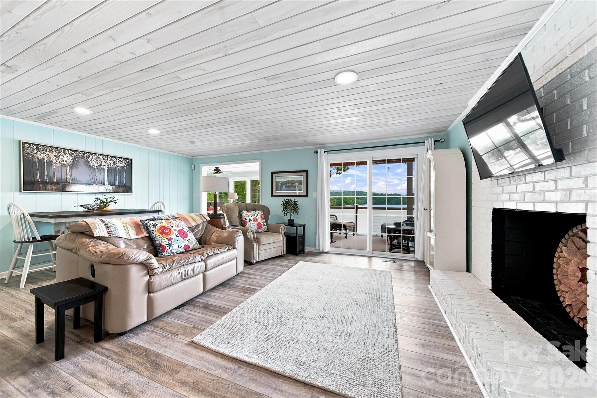 220 Lakeshore Lane — Taylorsville