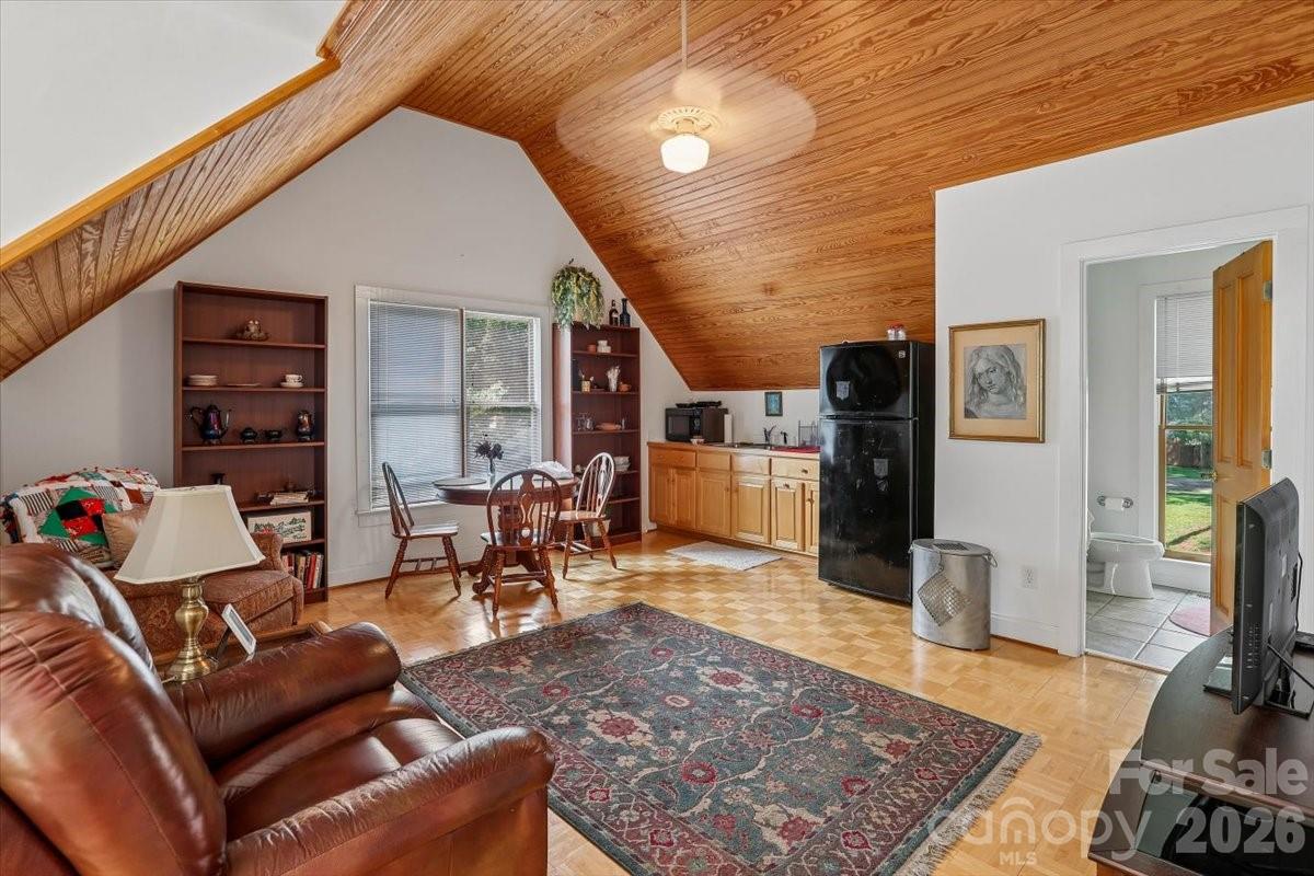 351 Catalina Drive — Mooresville