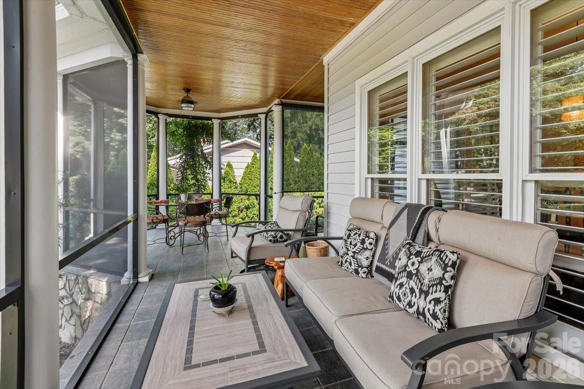 351 Catalina Drive — Mooresville