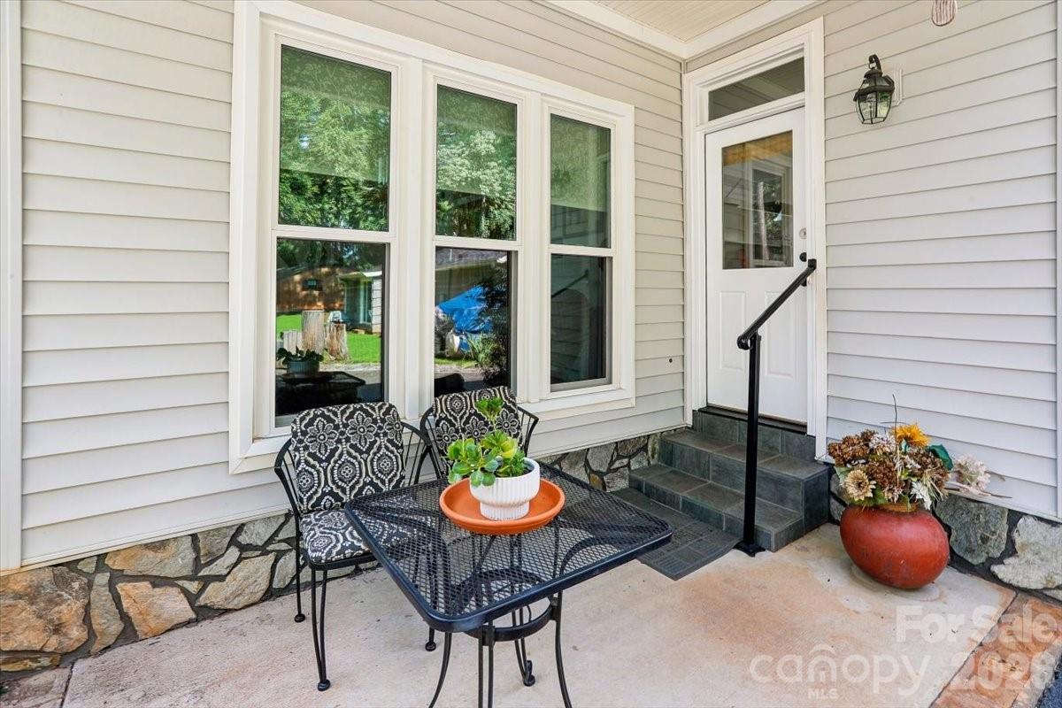 351 Catalina Drive — Mooresville