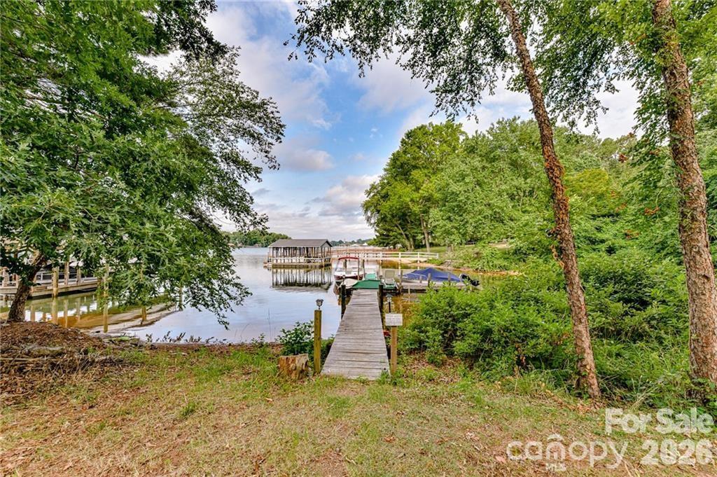 351 Catalina Drive — Mooresville