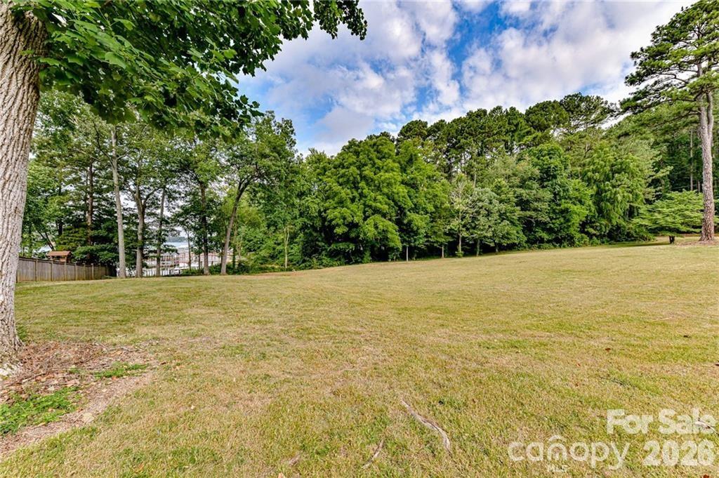 351 Catalina Drive — Mooresville
