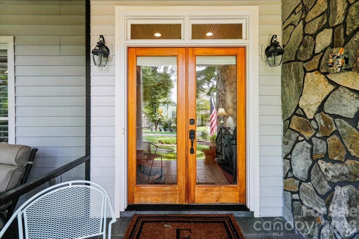 351 Catalina Drive — Mooresville