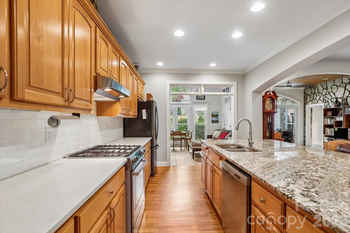 351 Catalina Drive — Mooresville