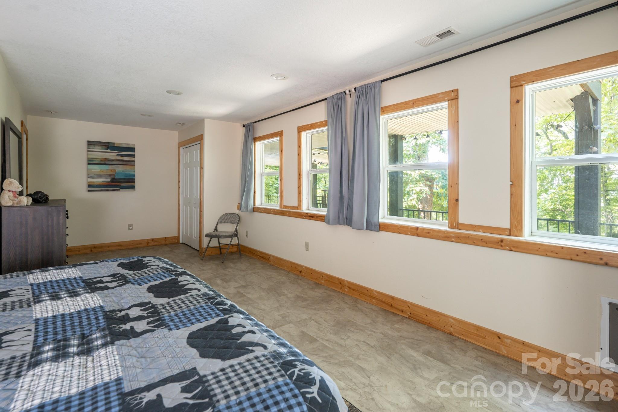 219 Echo Mountain View Road — Fairview