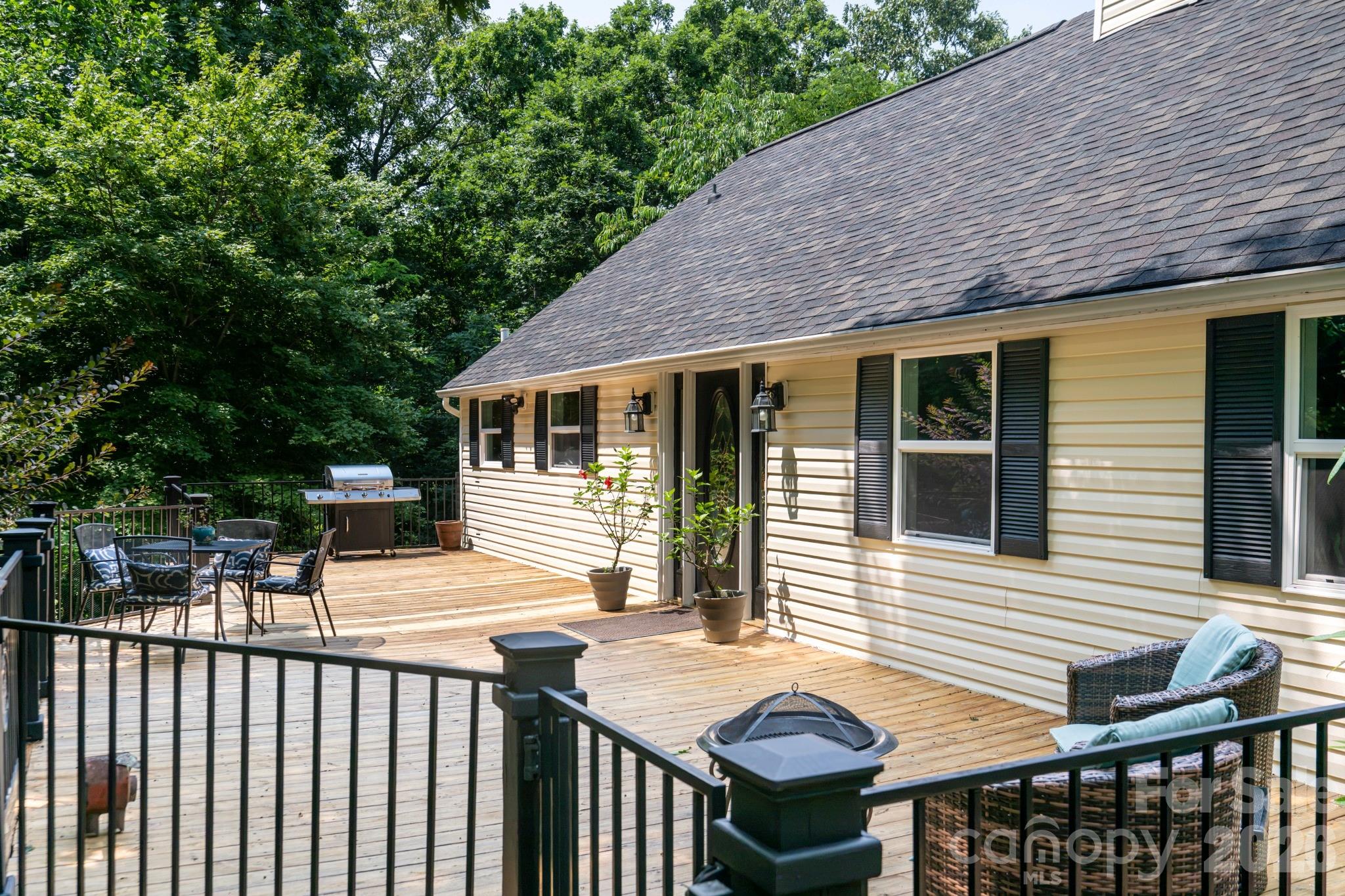 219 Echo Mountain View Road — Fairview