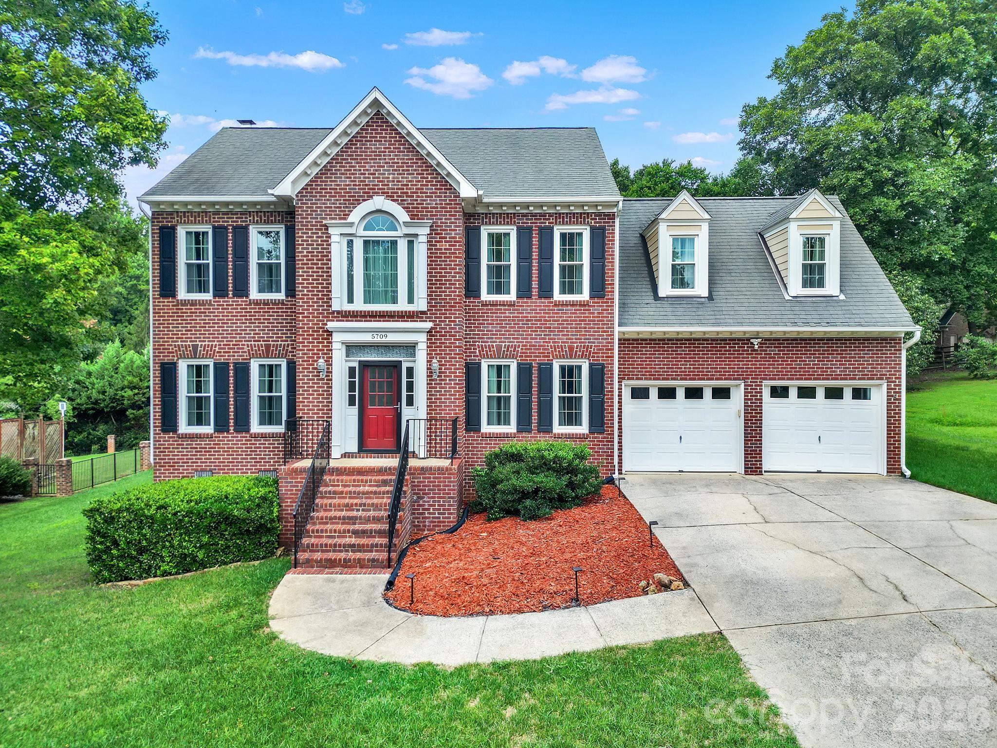 5709 Mallard Grove Road — Charlotte