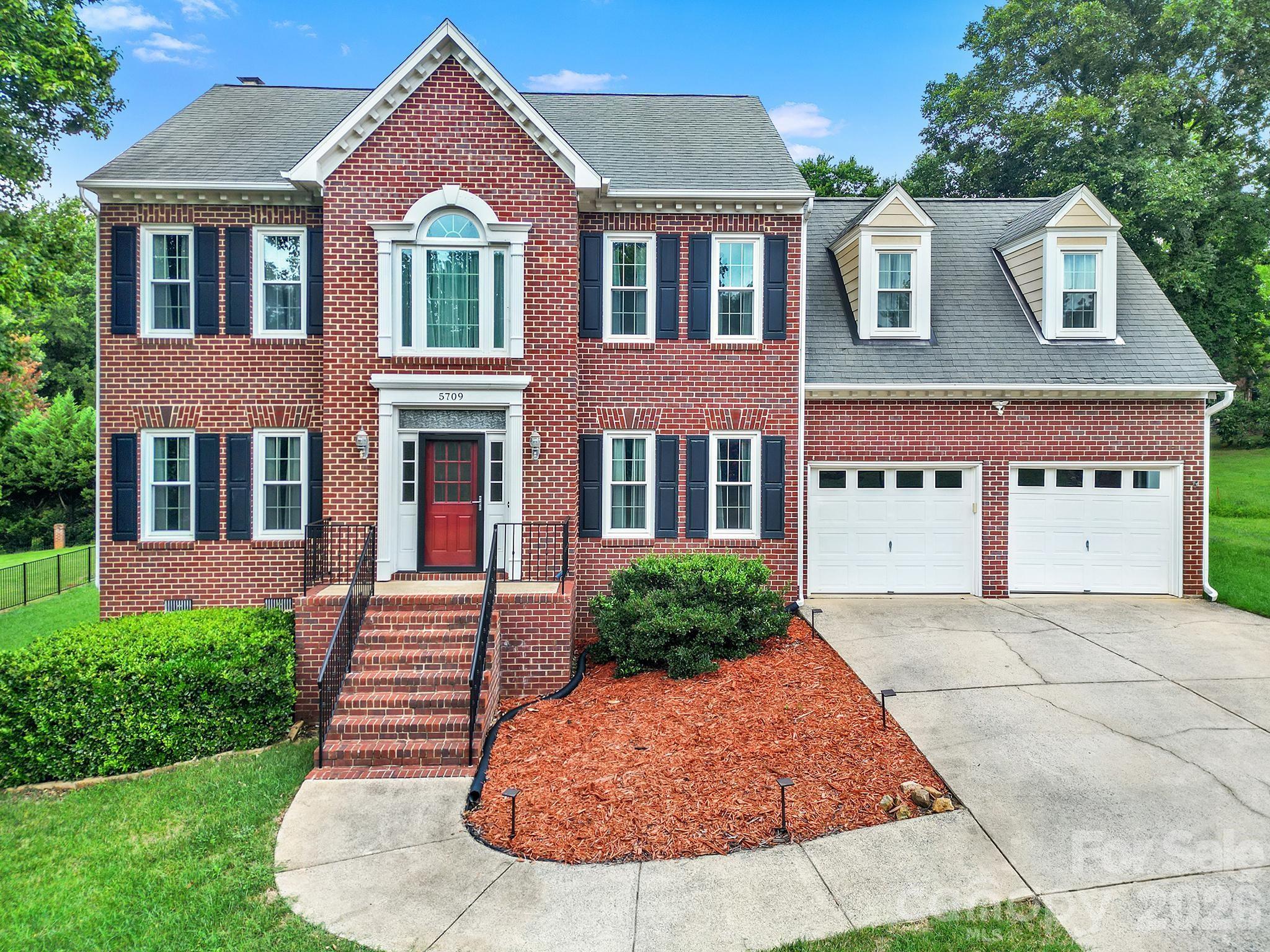 5709 Mallard Grove Road — Charlotte