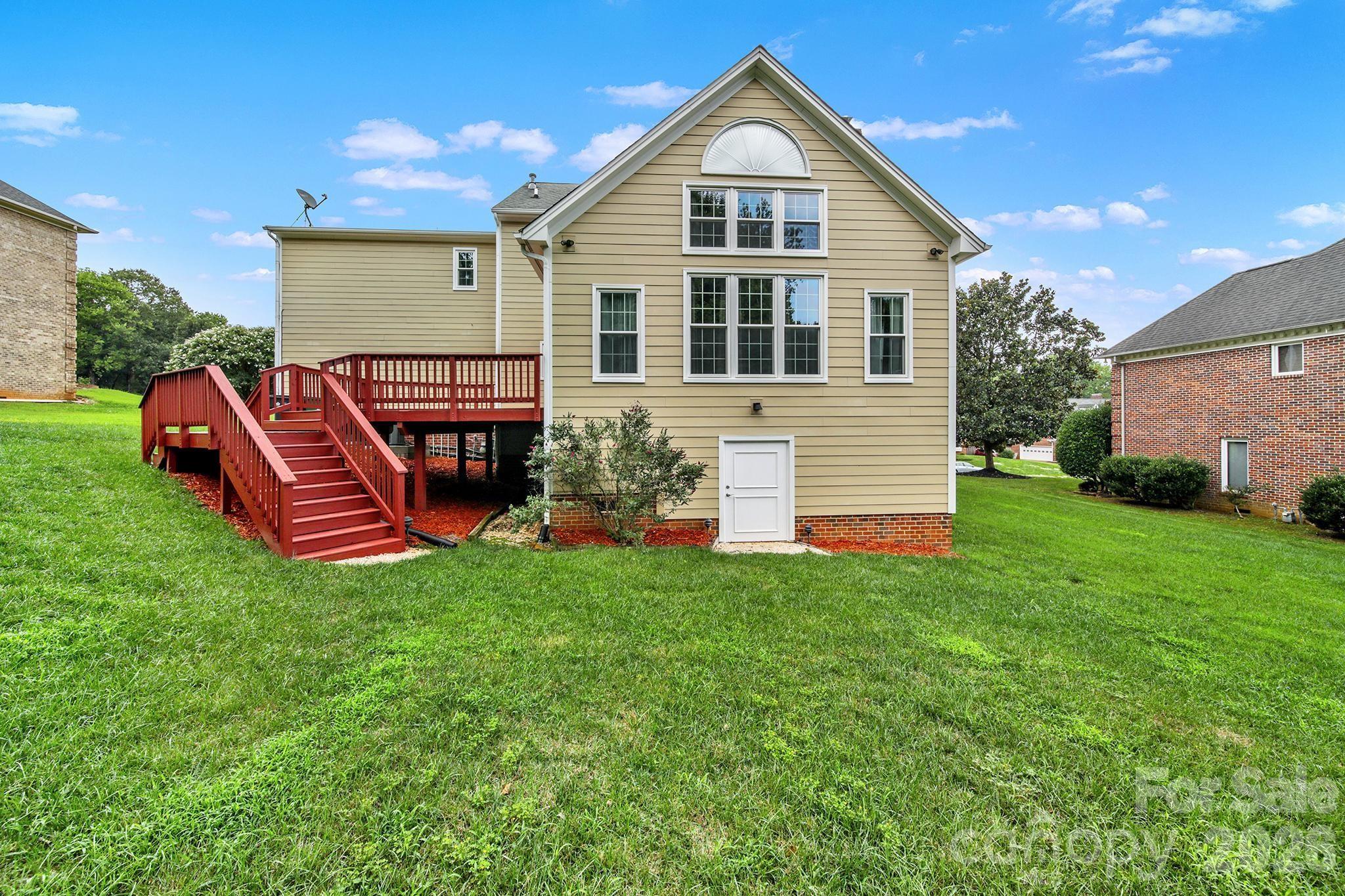 5709 Mallard Grove Road — Charlotte