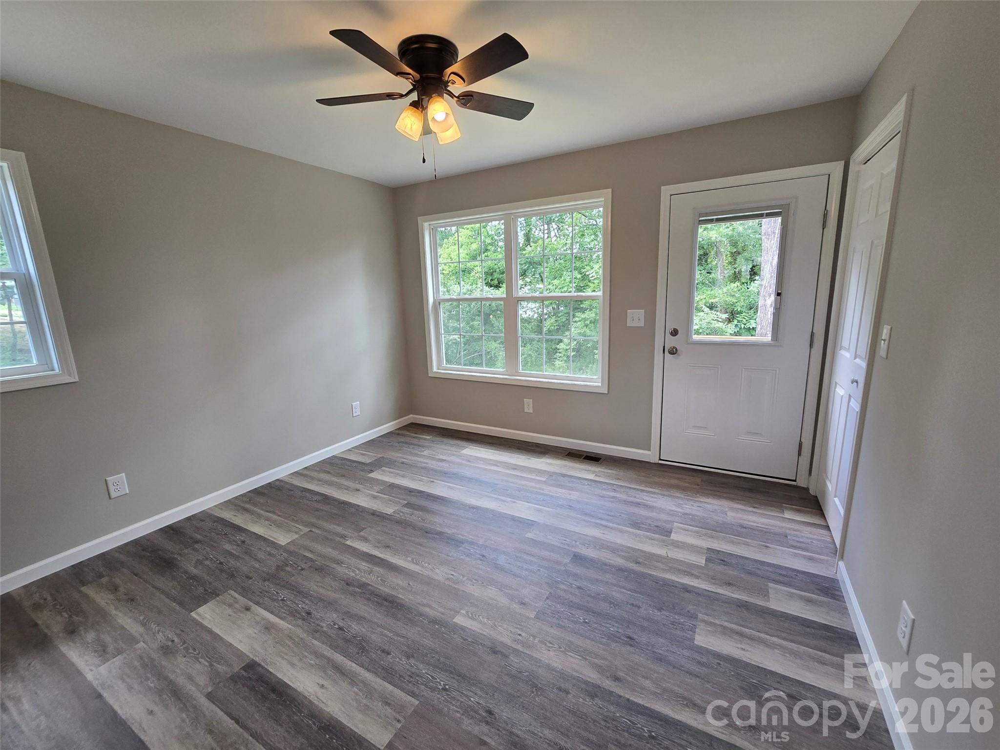 619 Railroad Avenue — Troy