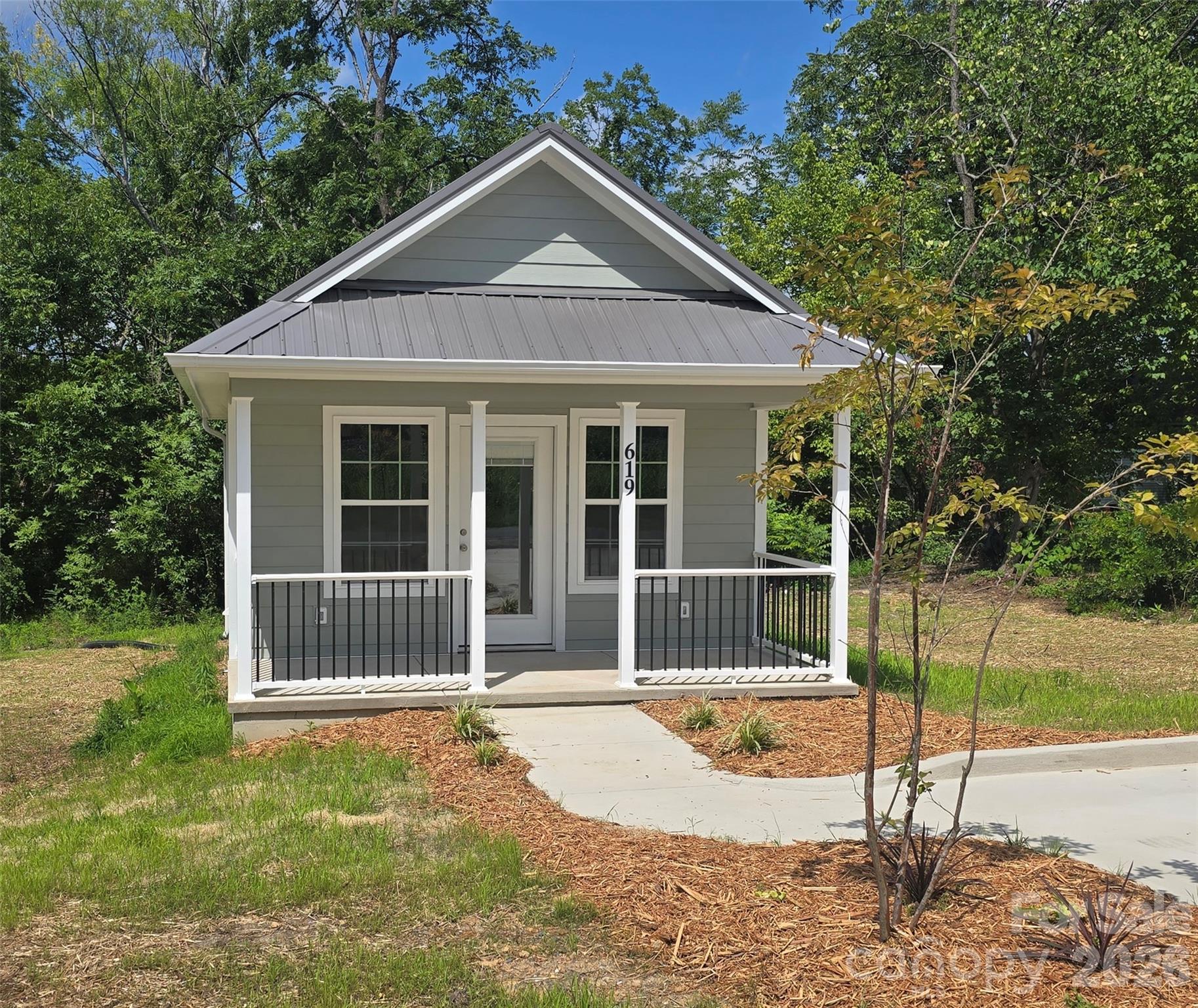 619 Railroad Avenue — Troy