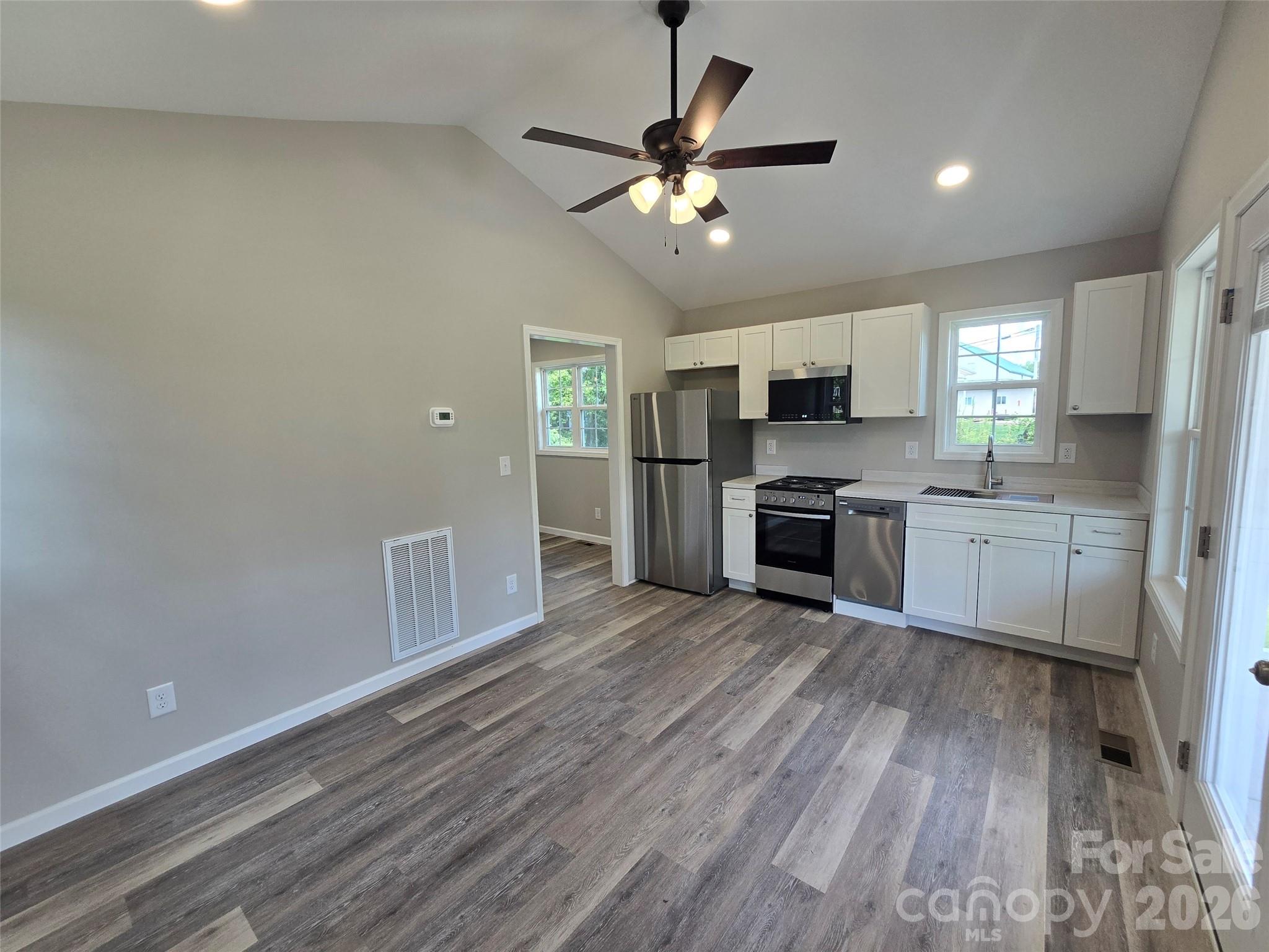 619 Railroad Avenue — Troy