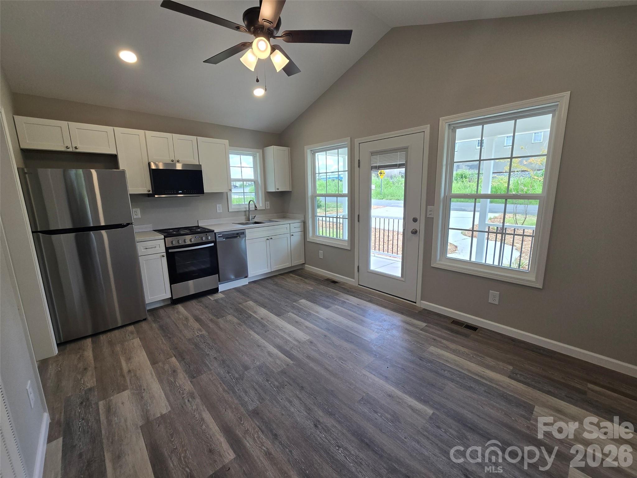 619 Railroad Avenue — Troy