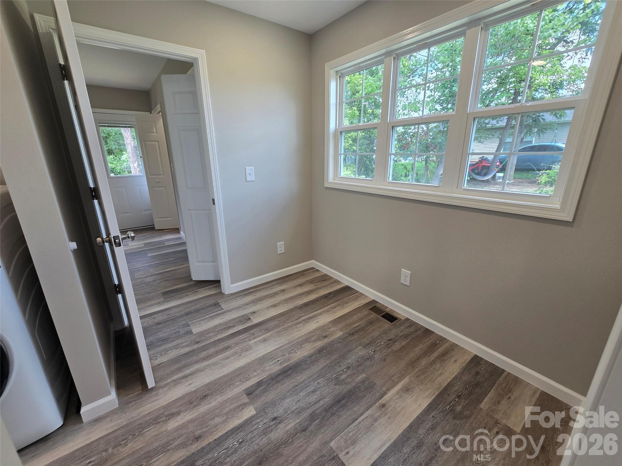 619 Railroad Avenue — Troy