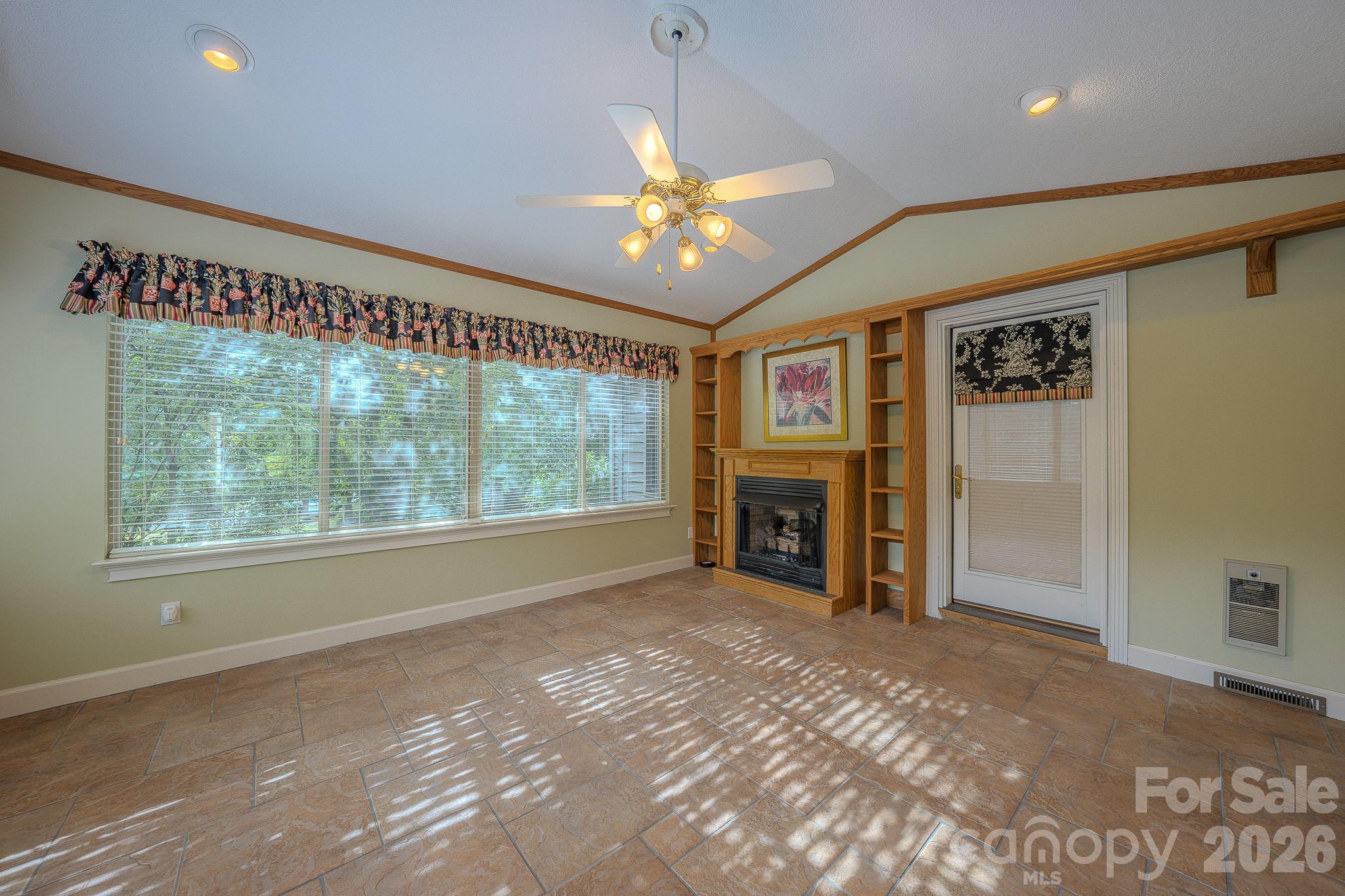 5 Kari Circle — Candler