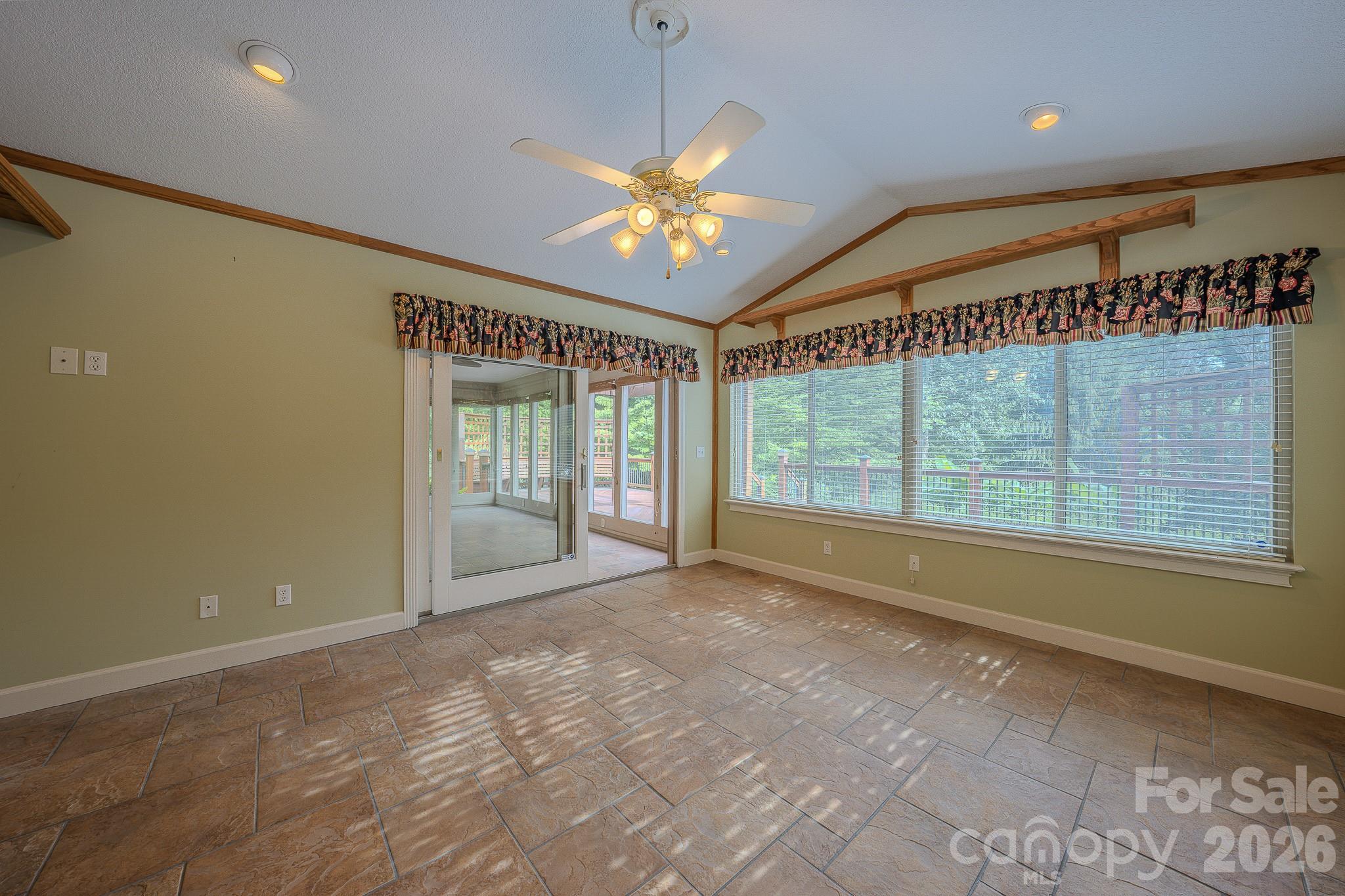 5 Kari Circle — Candler