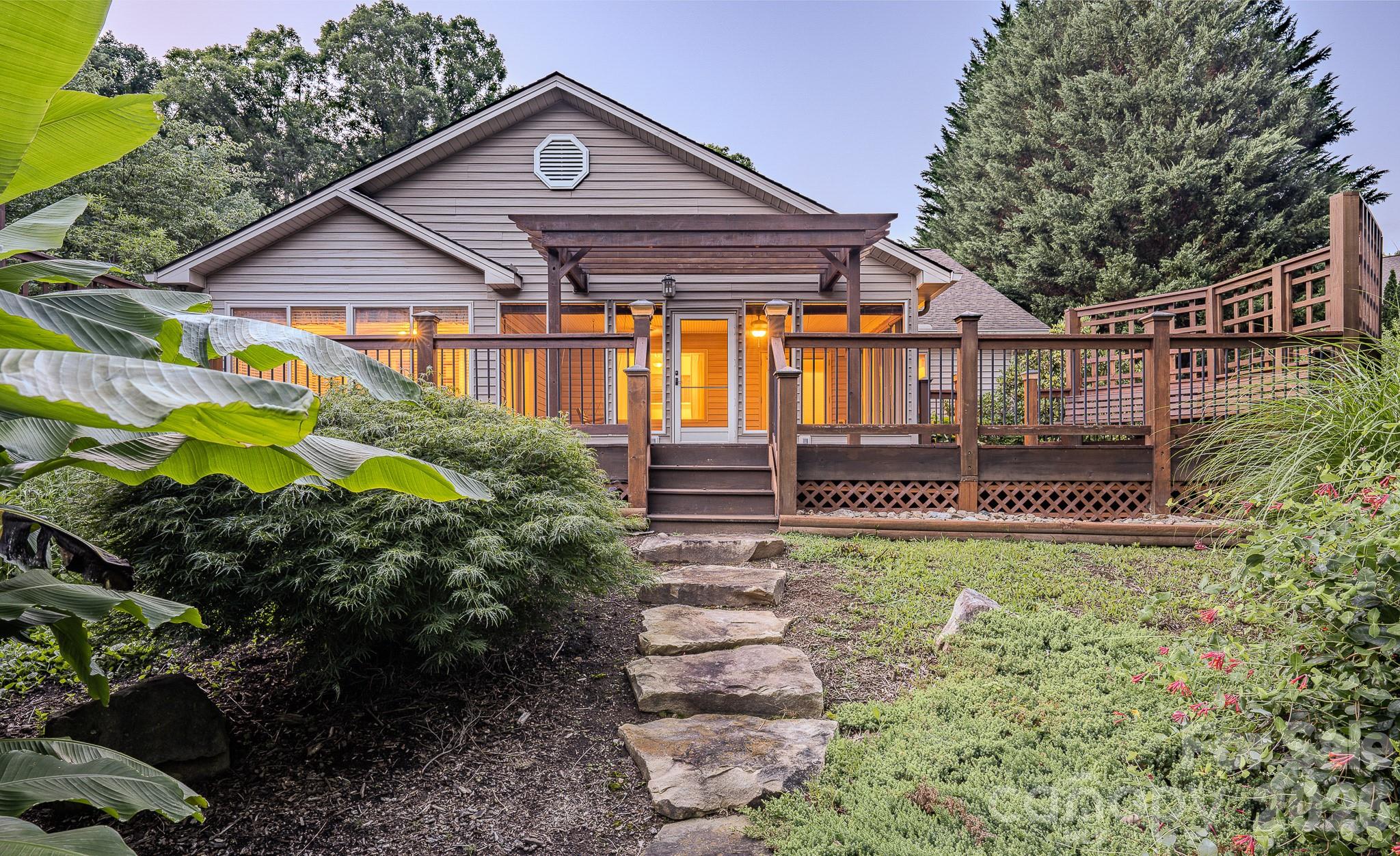 5 Kari Circle — Candler