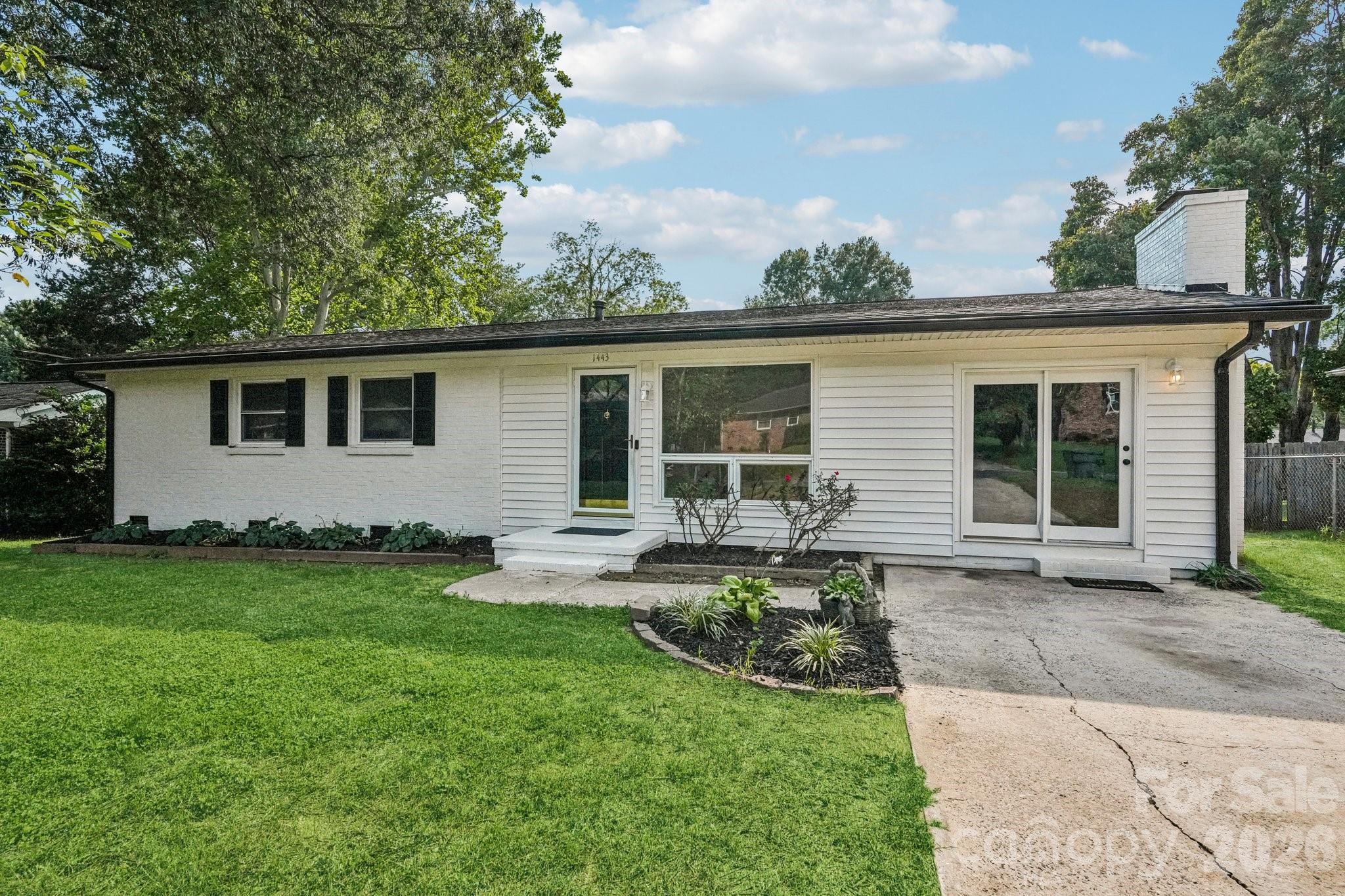1443 Lynhurst Drive — Gastonia