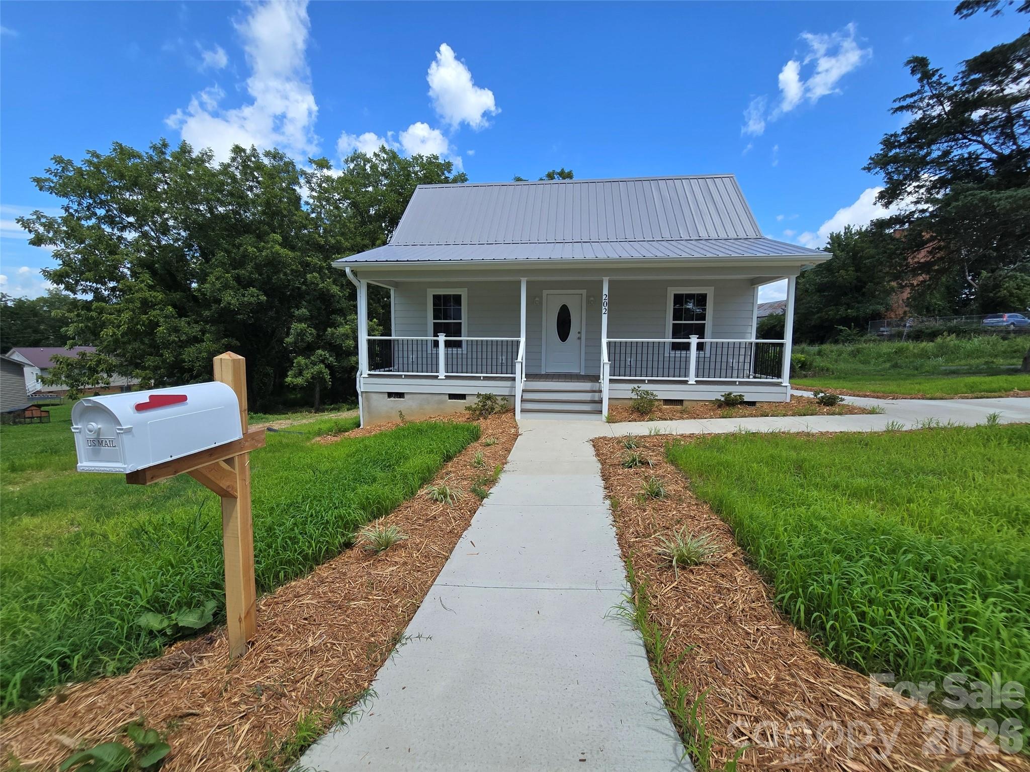 202 W Roswell Street — Troy