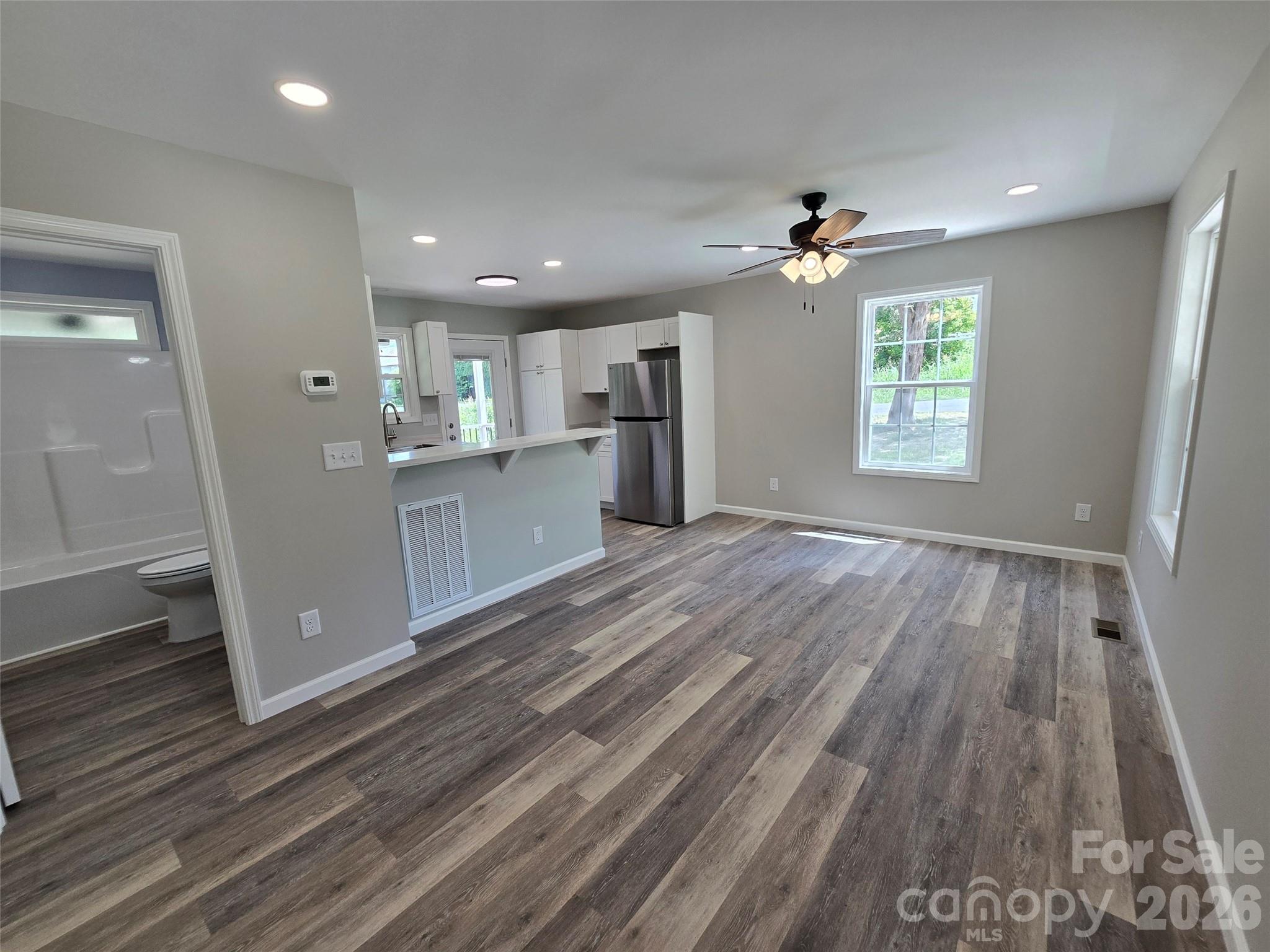 202 W Roswell Street — Troy