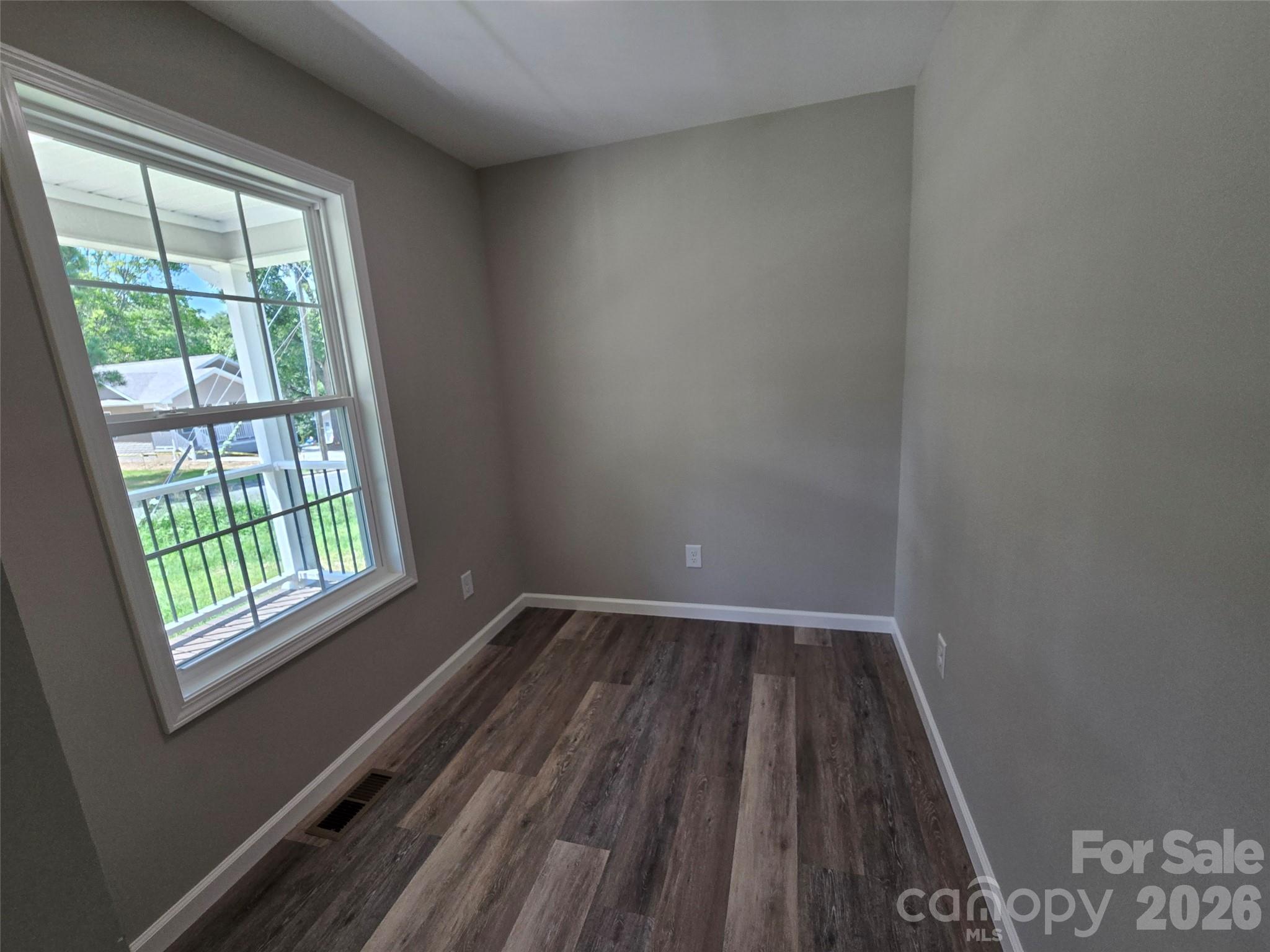 202 W Roswell Street — Troy