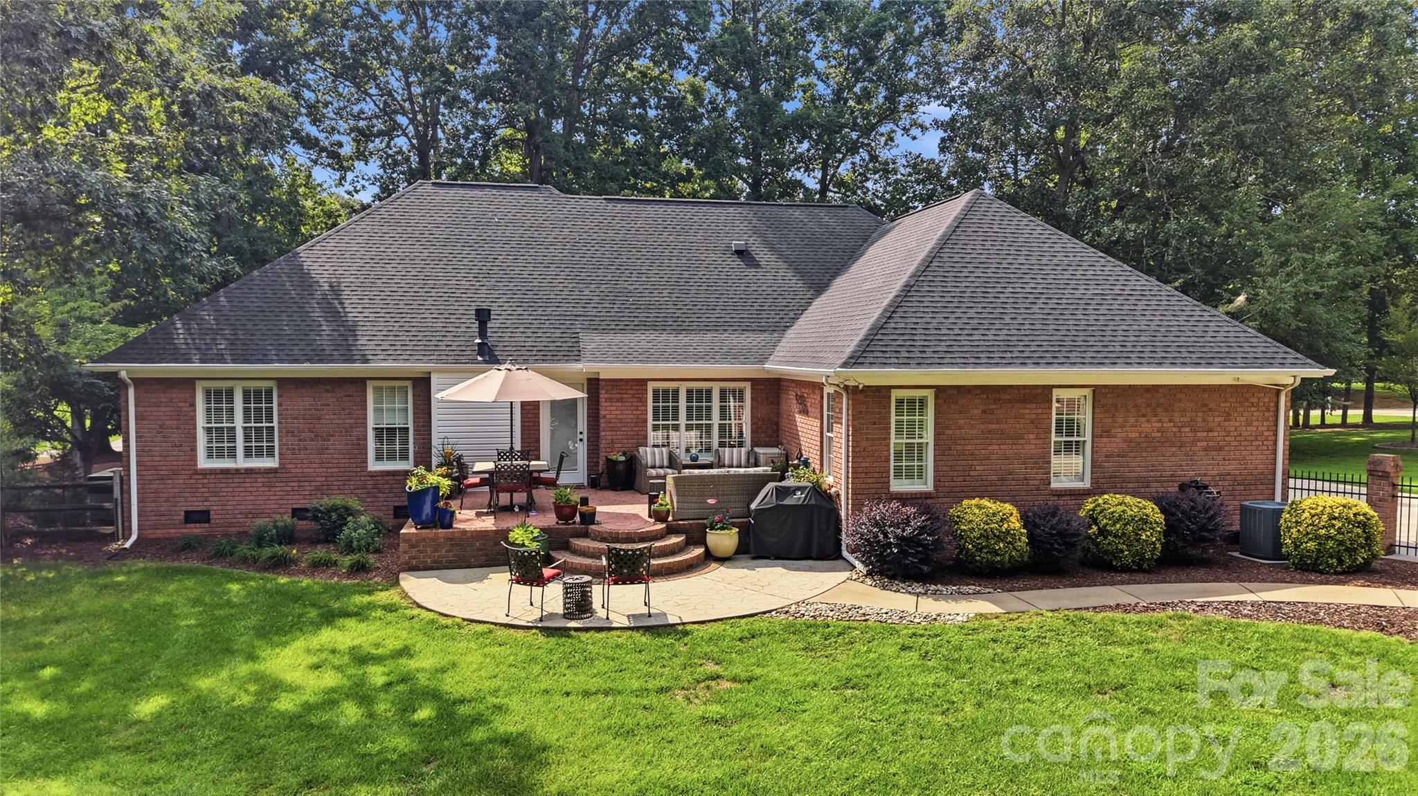 7627 Maple Bluff Lane — Concord