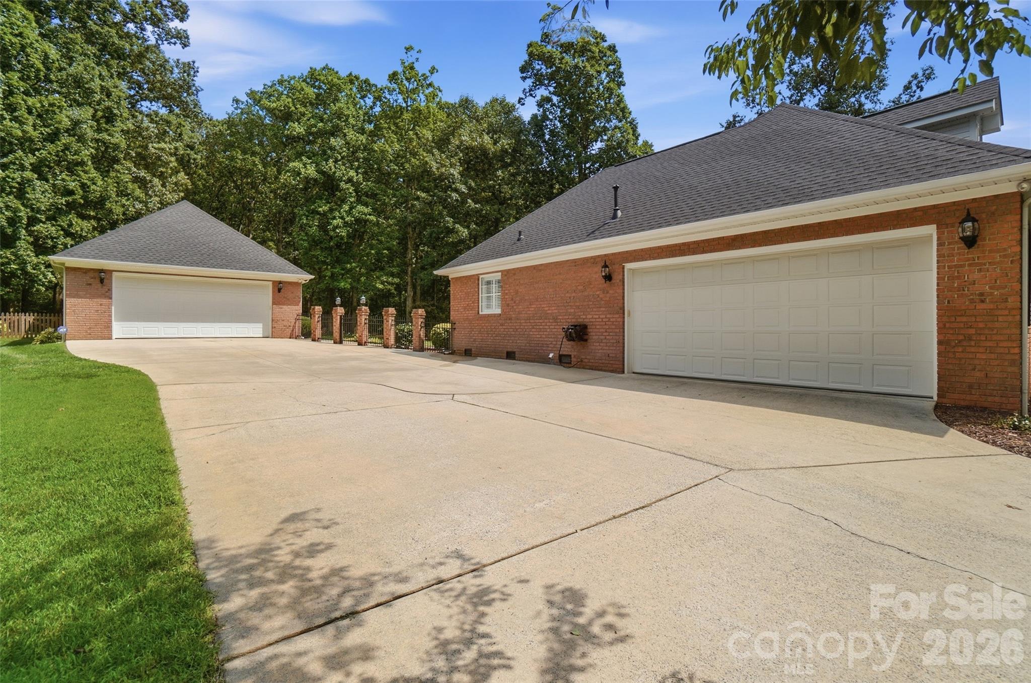 7627 Maple Bluff Lane — Concord