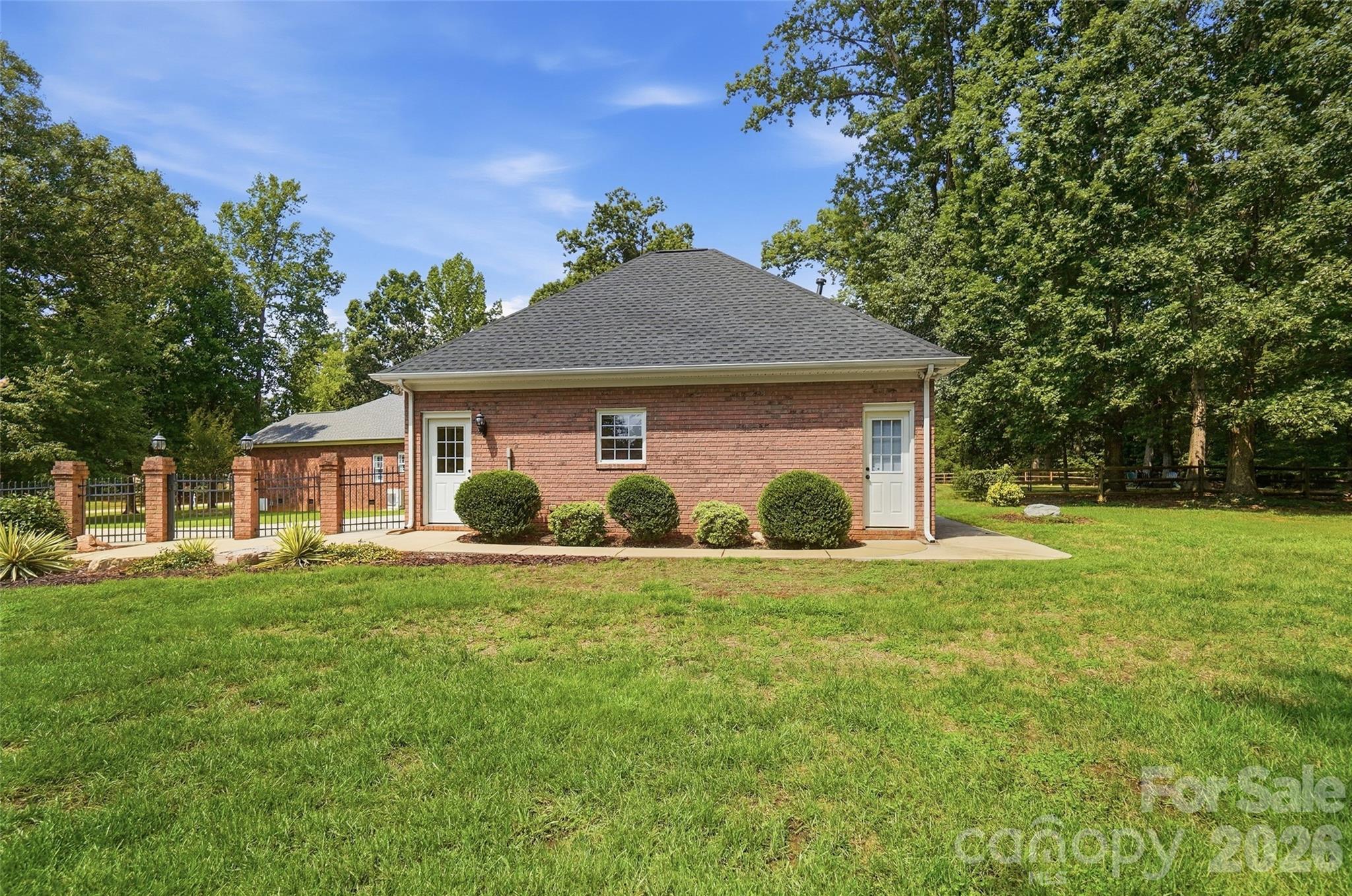 7627 Maple Bluff Lane — Concord