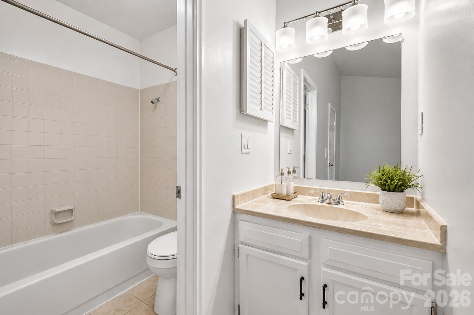 6216 Windsor Gate Lane — Charlotte