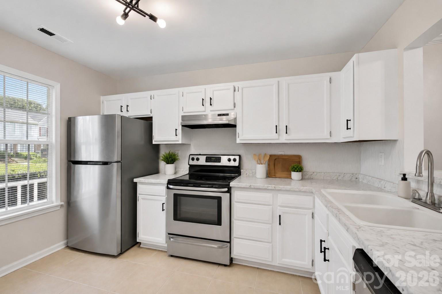 6216 Windsor Gate Lane — Charlotte