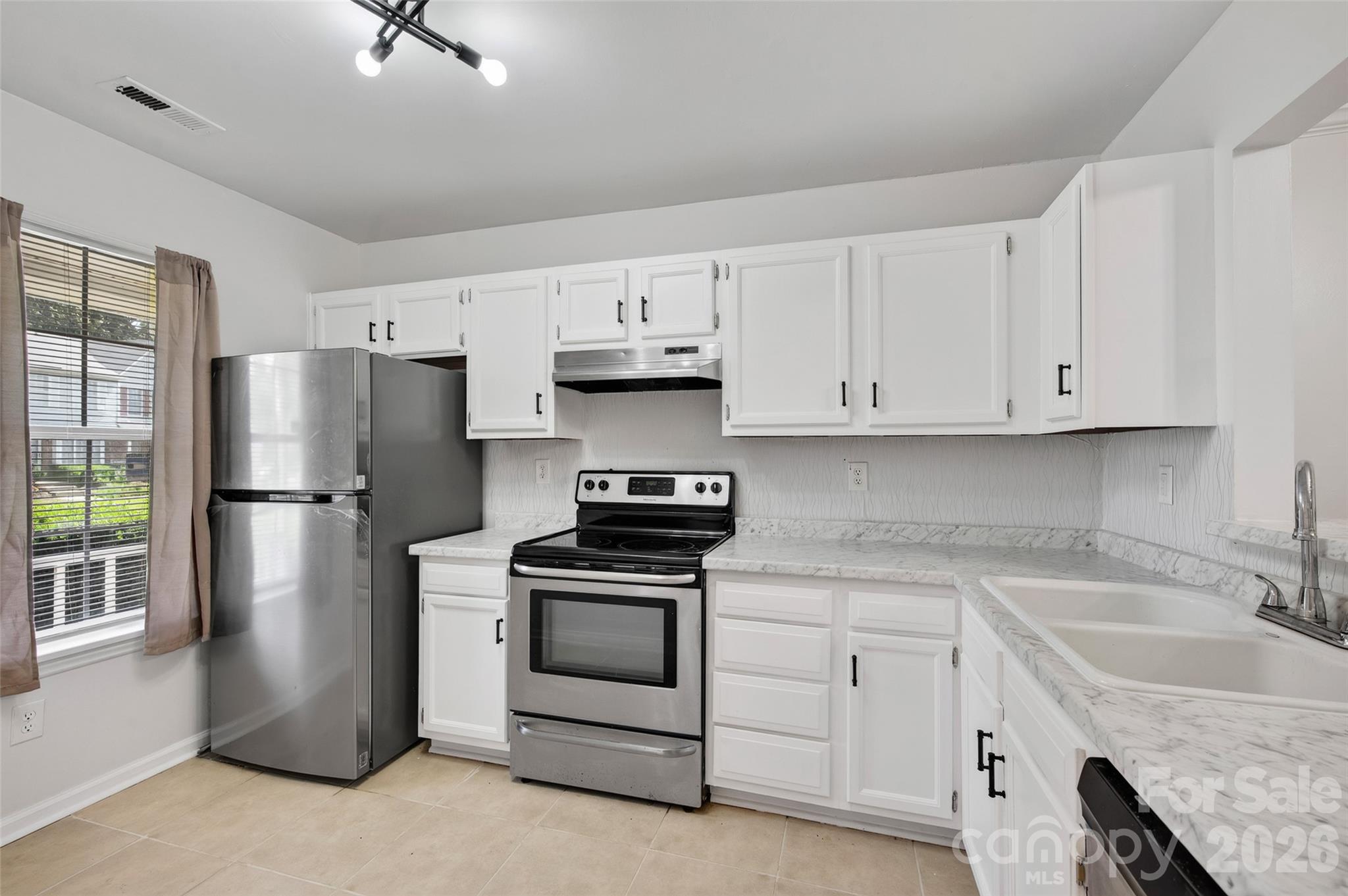 6216 Windsor Gate Lane — Charlotte