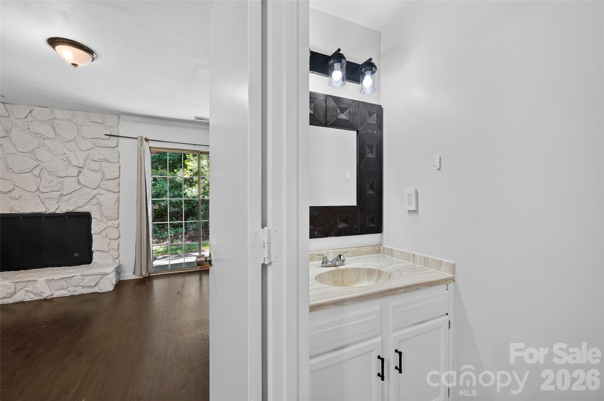 6216 Windsor Gate Lane — Charlotte