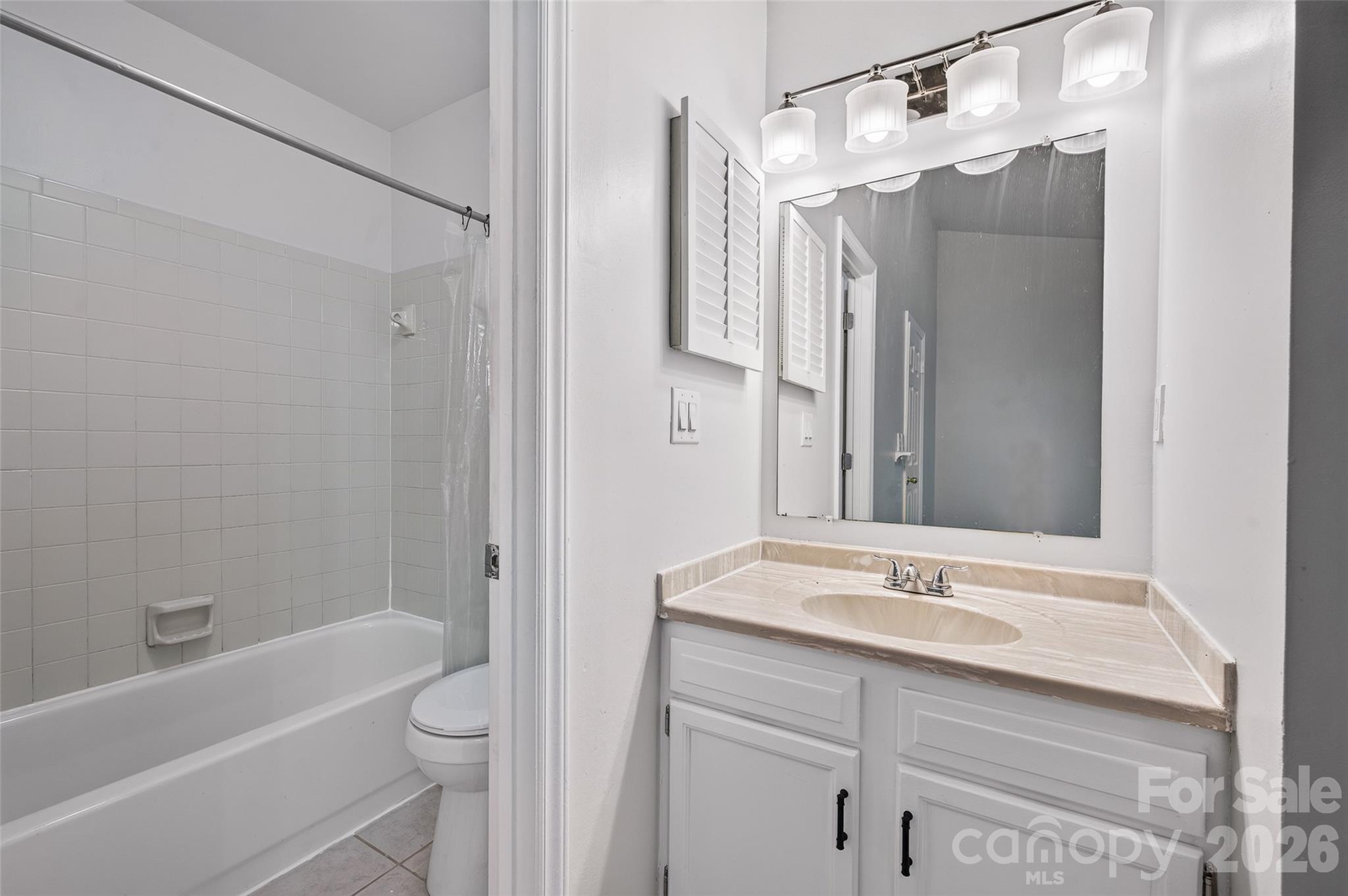 6216 Windsor Gate Lane — Charlotte