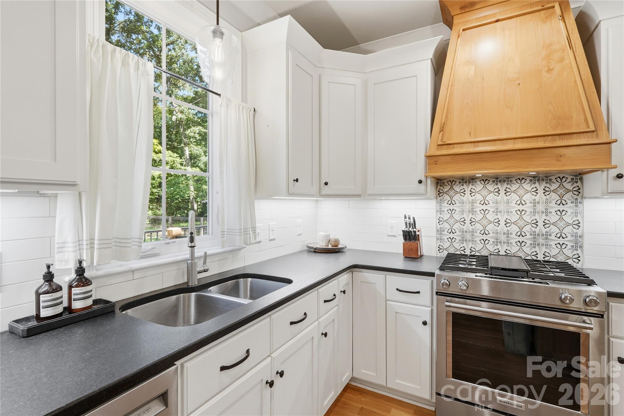 10154 Jim Sossoman Road — Midland