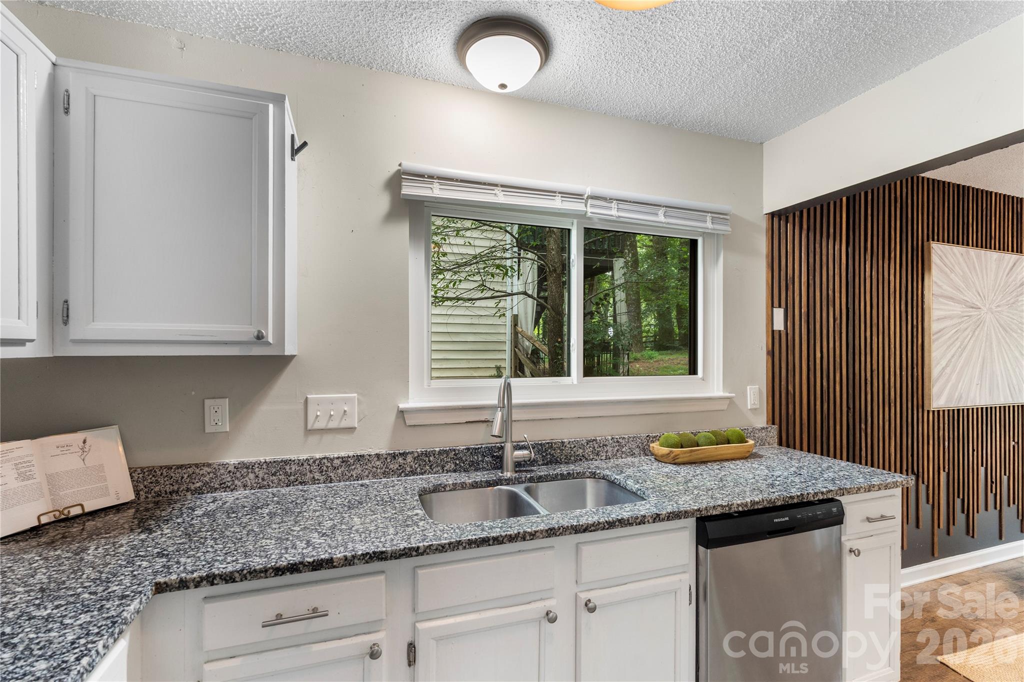 4607 Cricklewood Lane — Charlotte