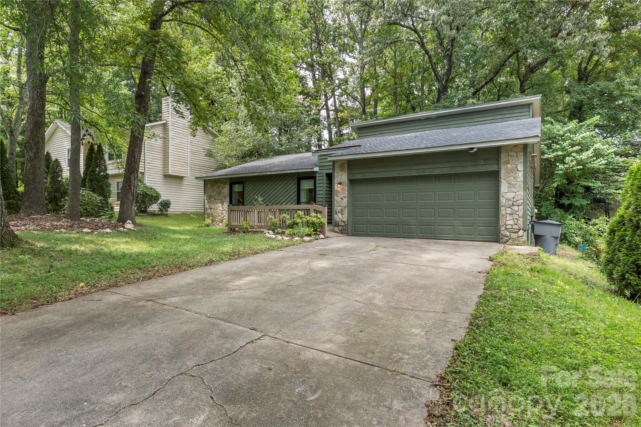 4607 Cricklewood Lane — Charlotte