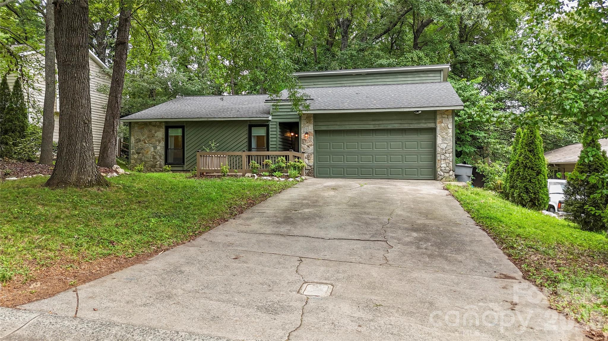 4607 Cricklewood Lane — Charlotte