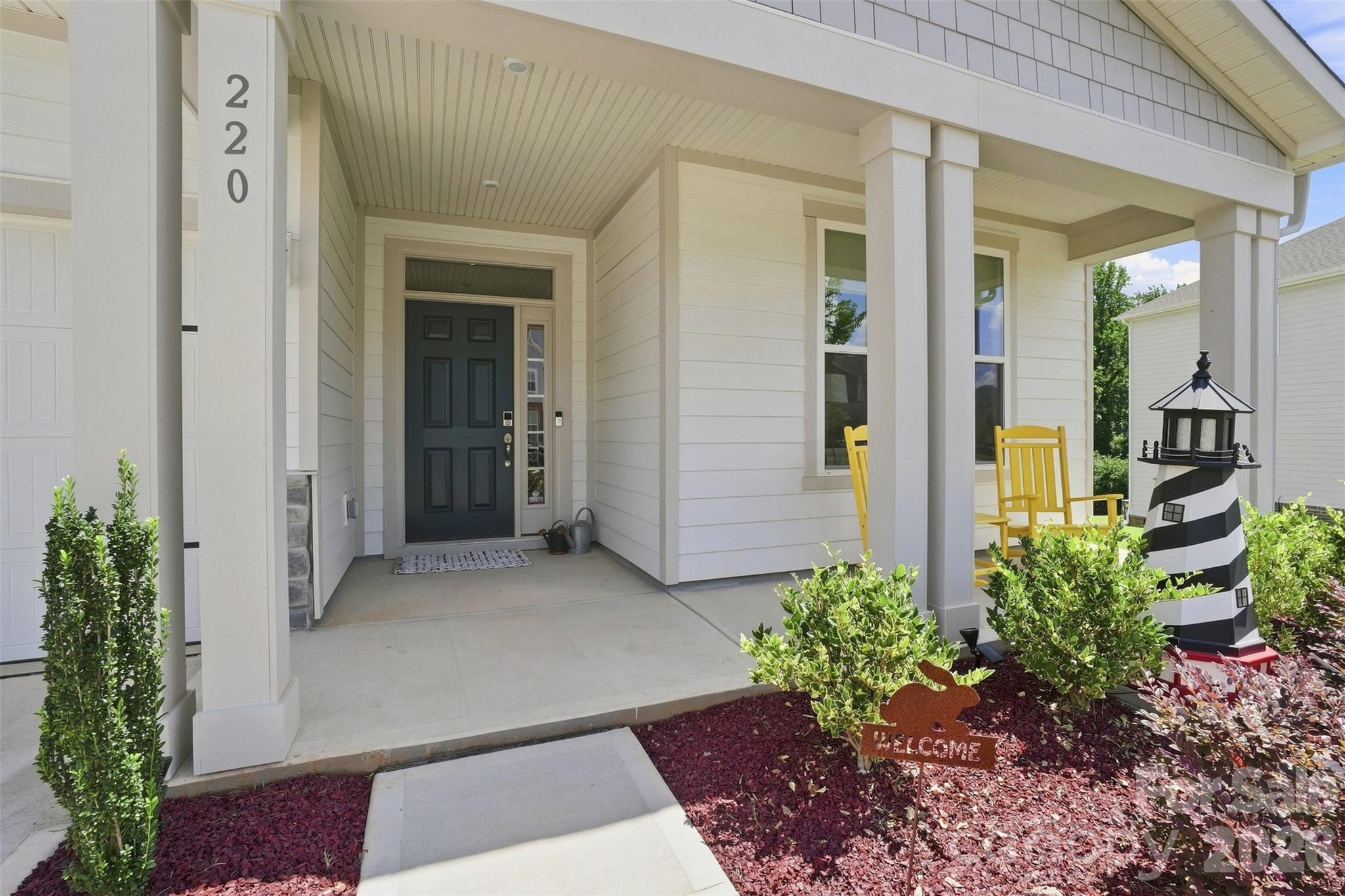 220 E Warfield Drive — Mooresville