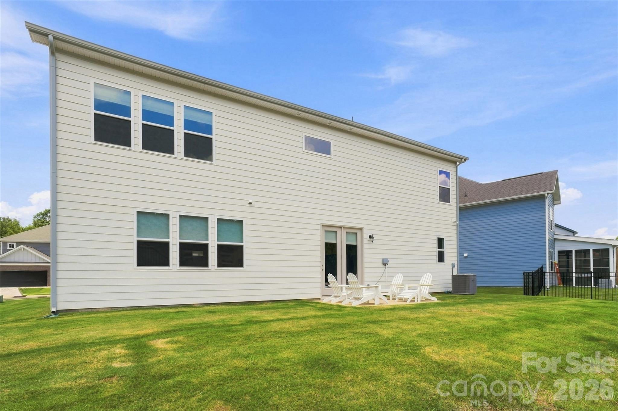 220 E Warfield Drive — Mooresville