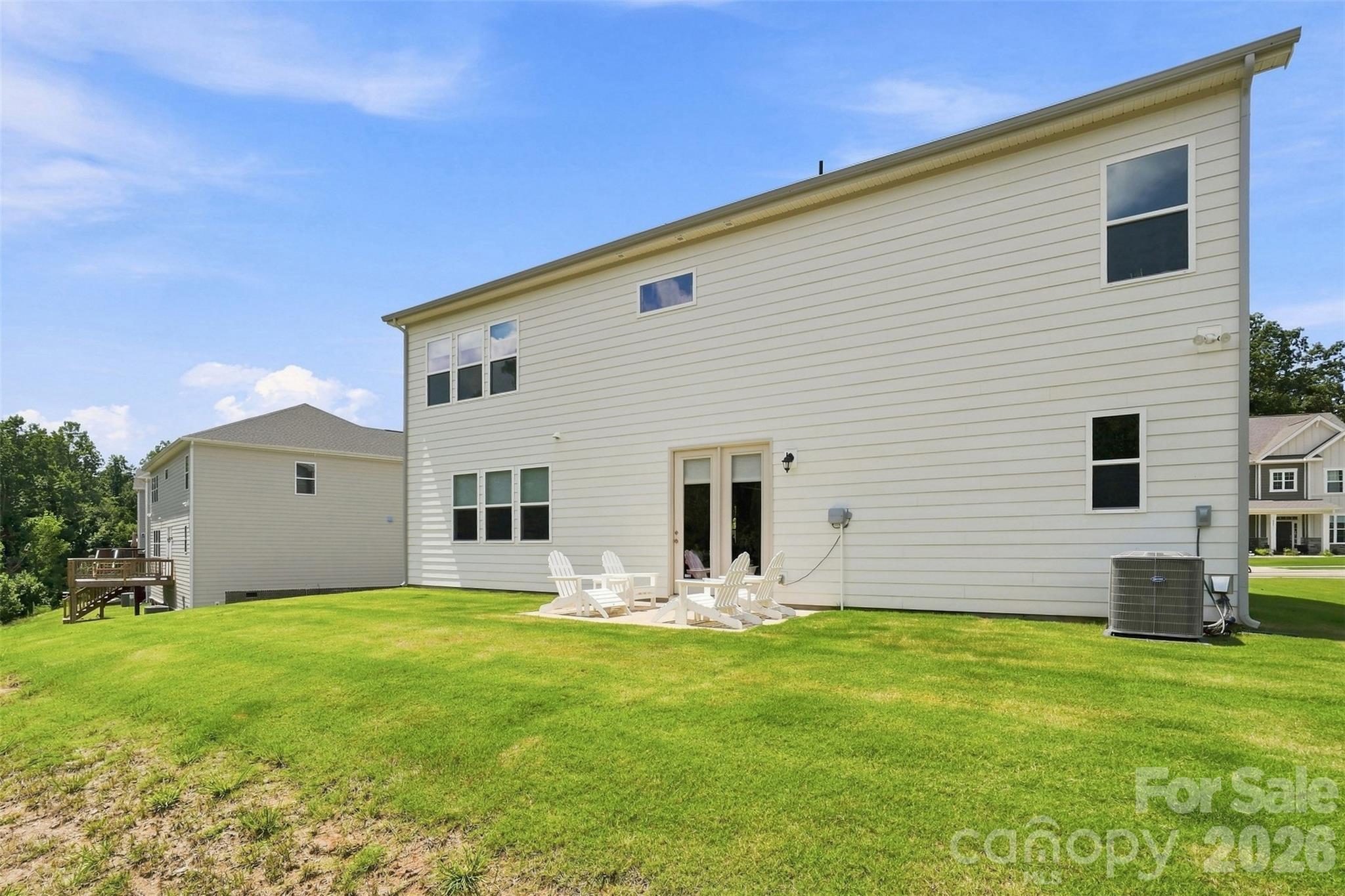 220 E Warfield Drive — Mooresville