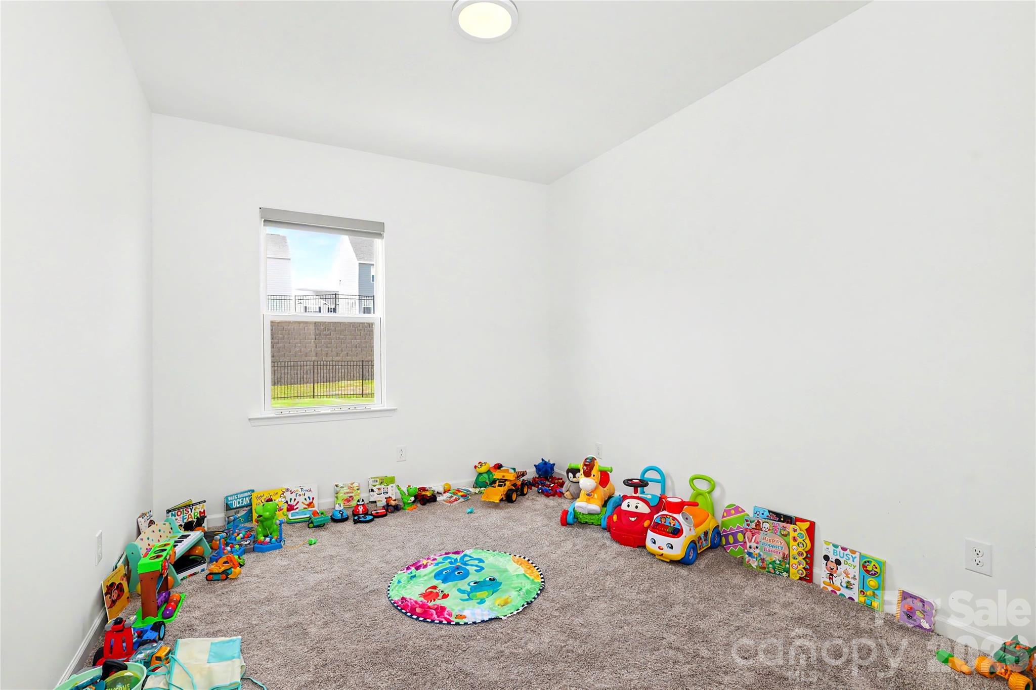 11122 Glasden Road — Charlotte