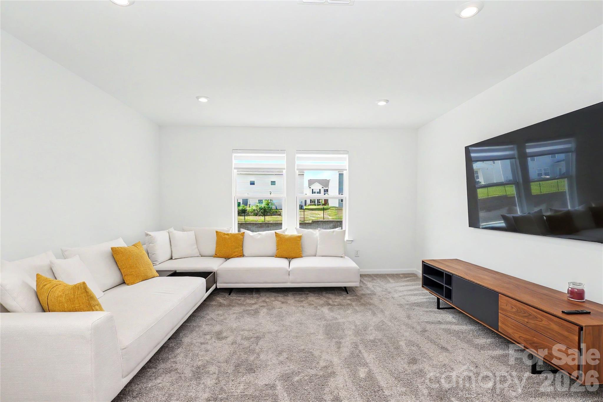 11122 Glasden Road — Charlotte